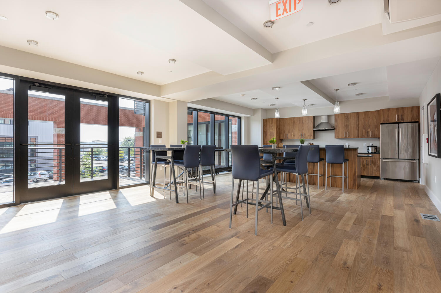 383 Commercial Street, 701