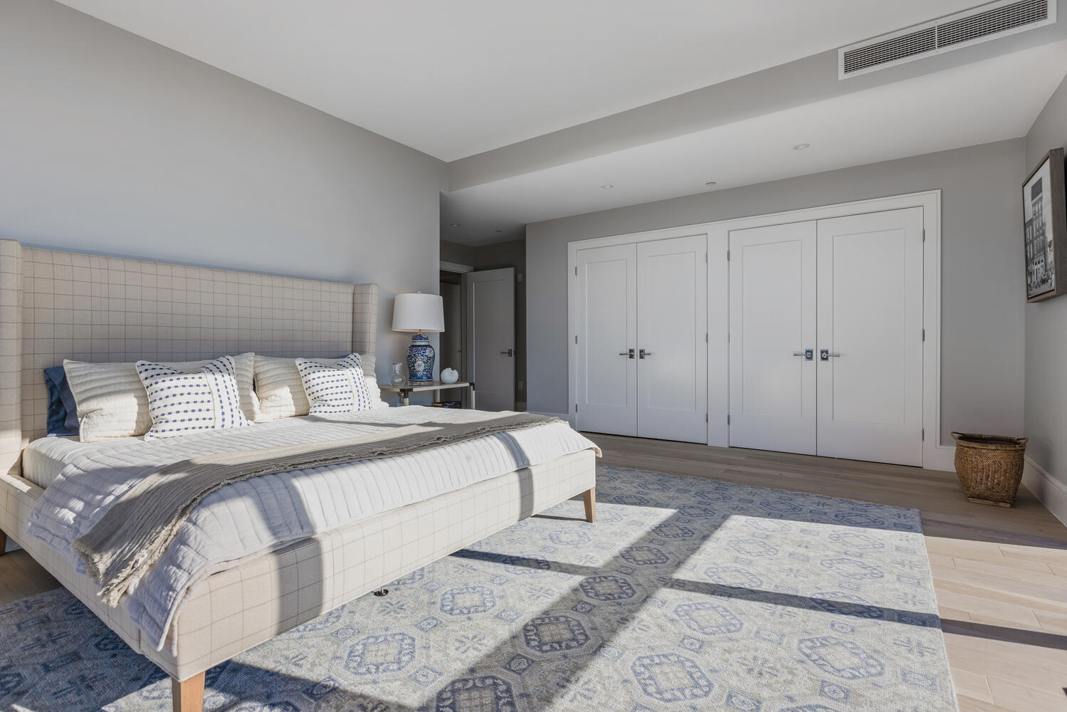 383 Commercial Street, 701