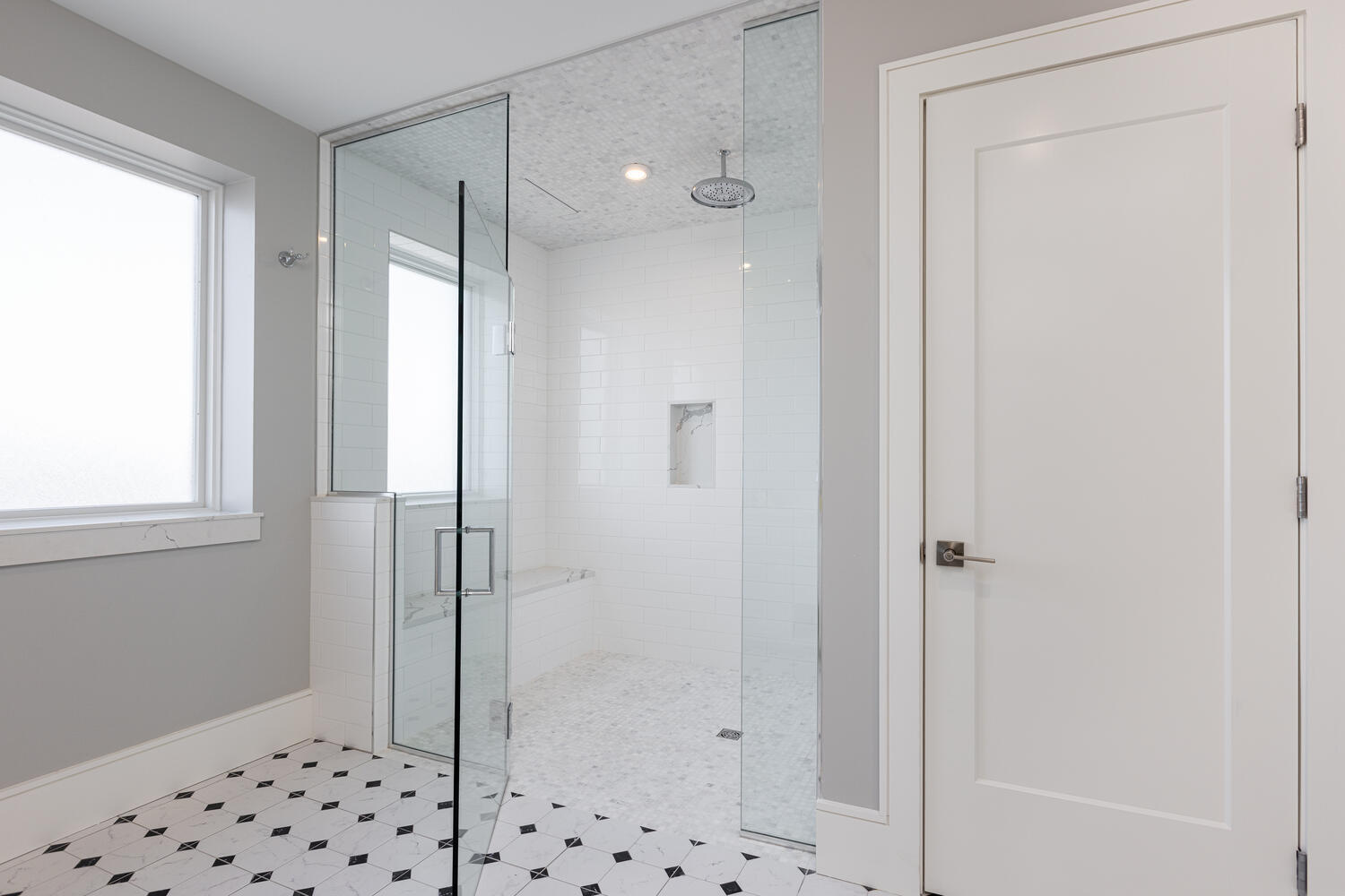 383 Commercial Street, 701