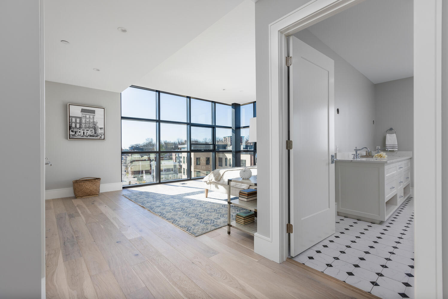 383 Commercial Street, 701