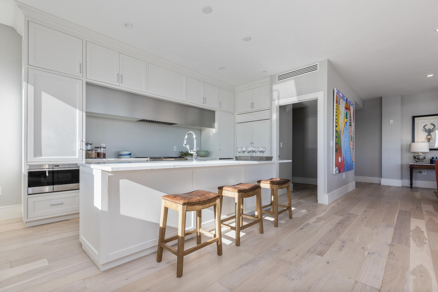 383 Commercial Street, 701