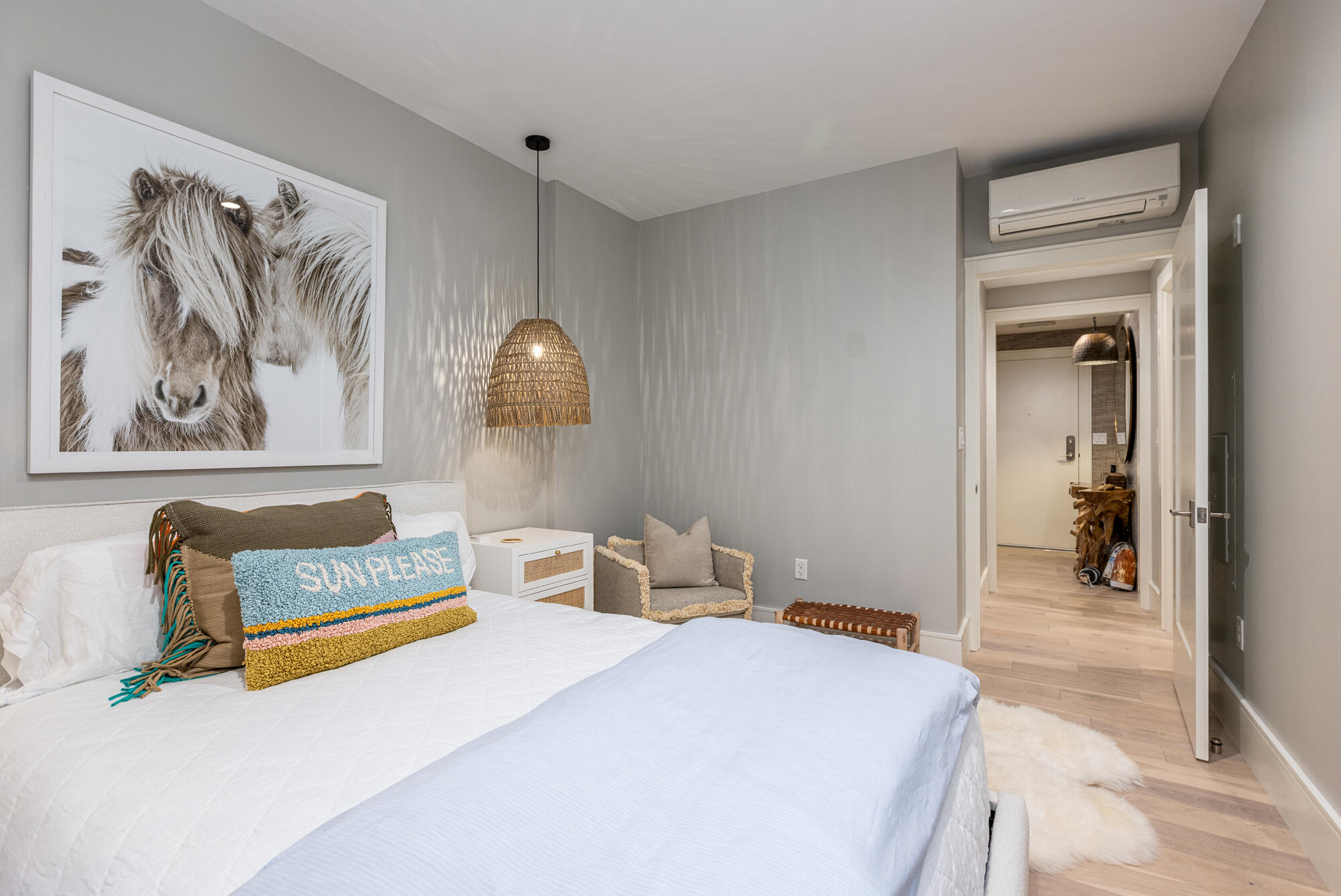 383 Commercial Street, 600