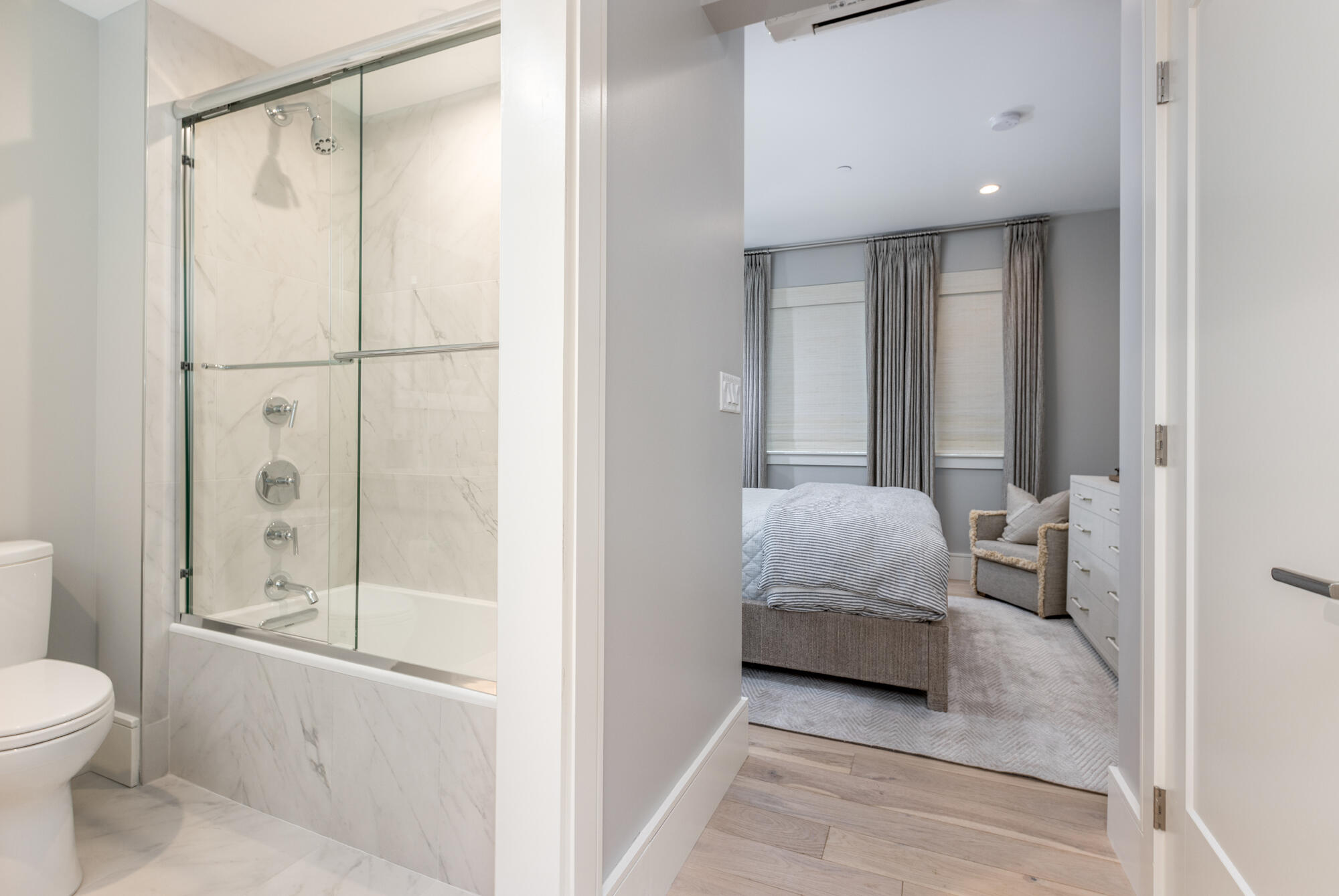 383 Commercial Street, 600