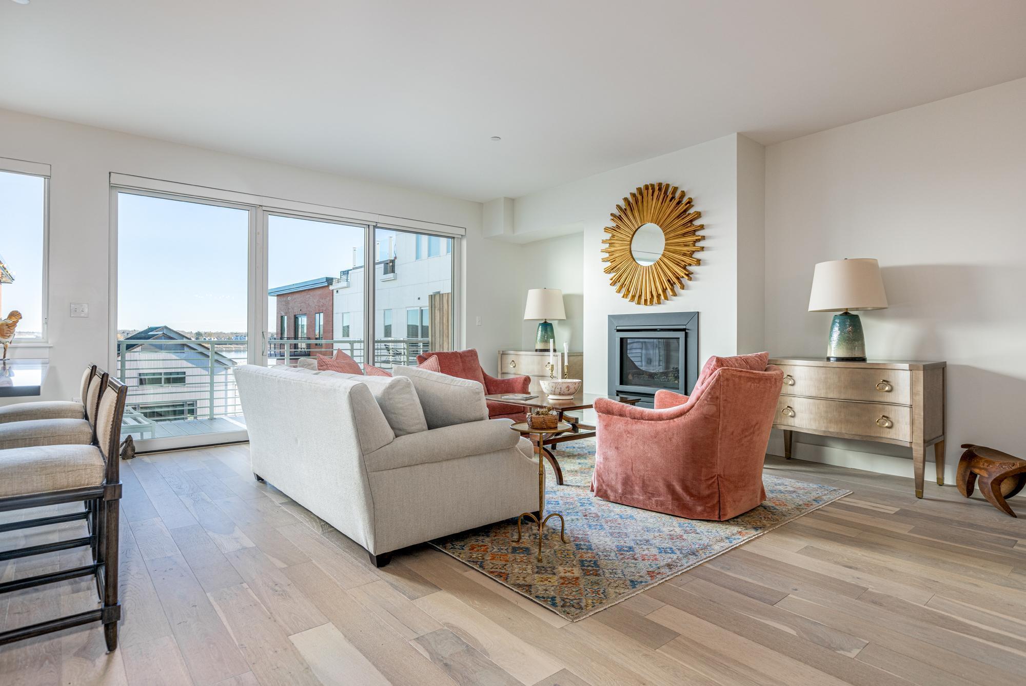 383 Commercial Street, 507