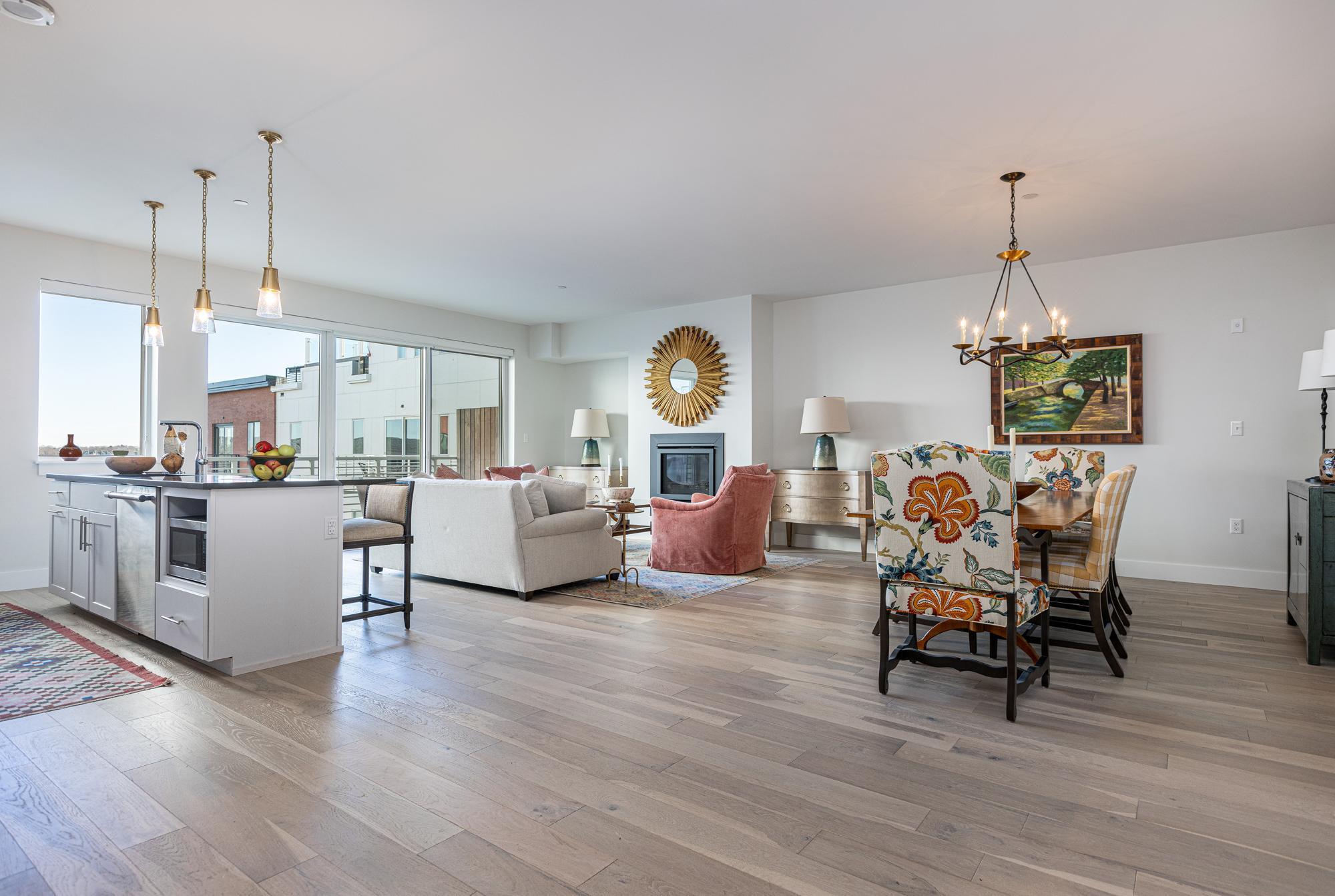 383 Commercial Street, 507