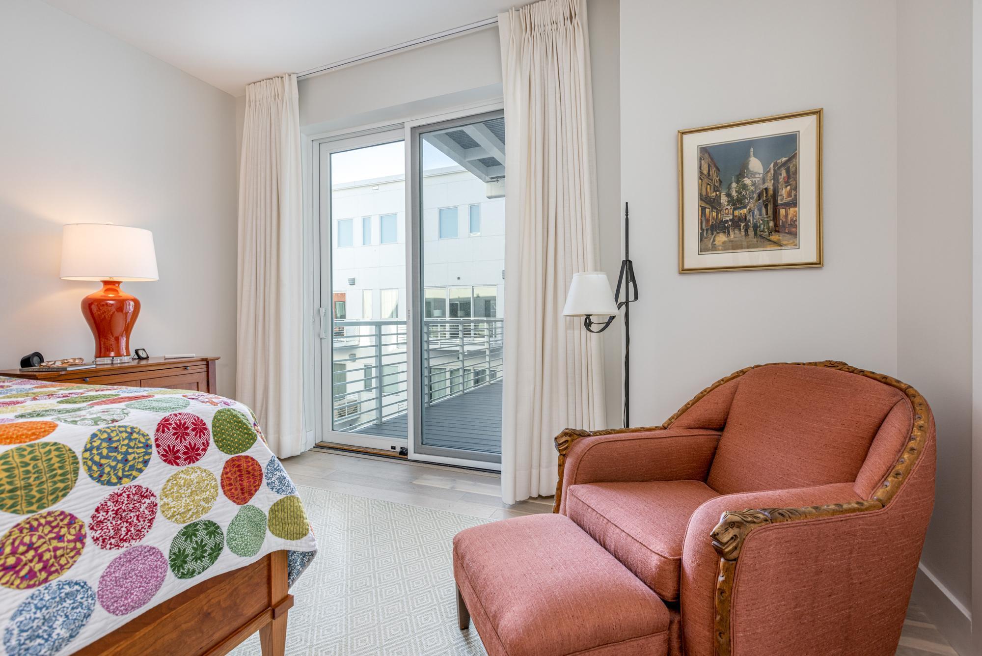 383 Commercial Street, 507