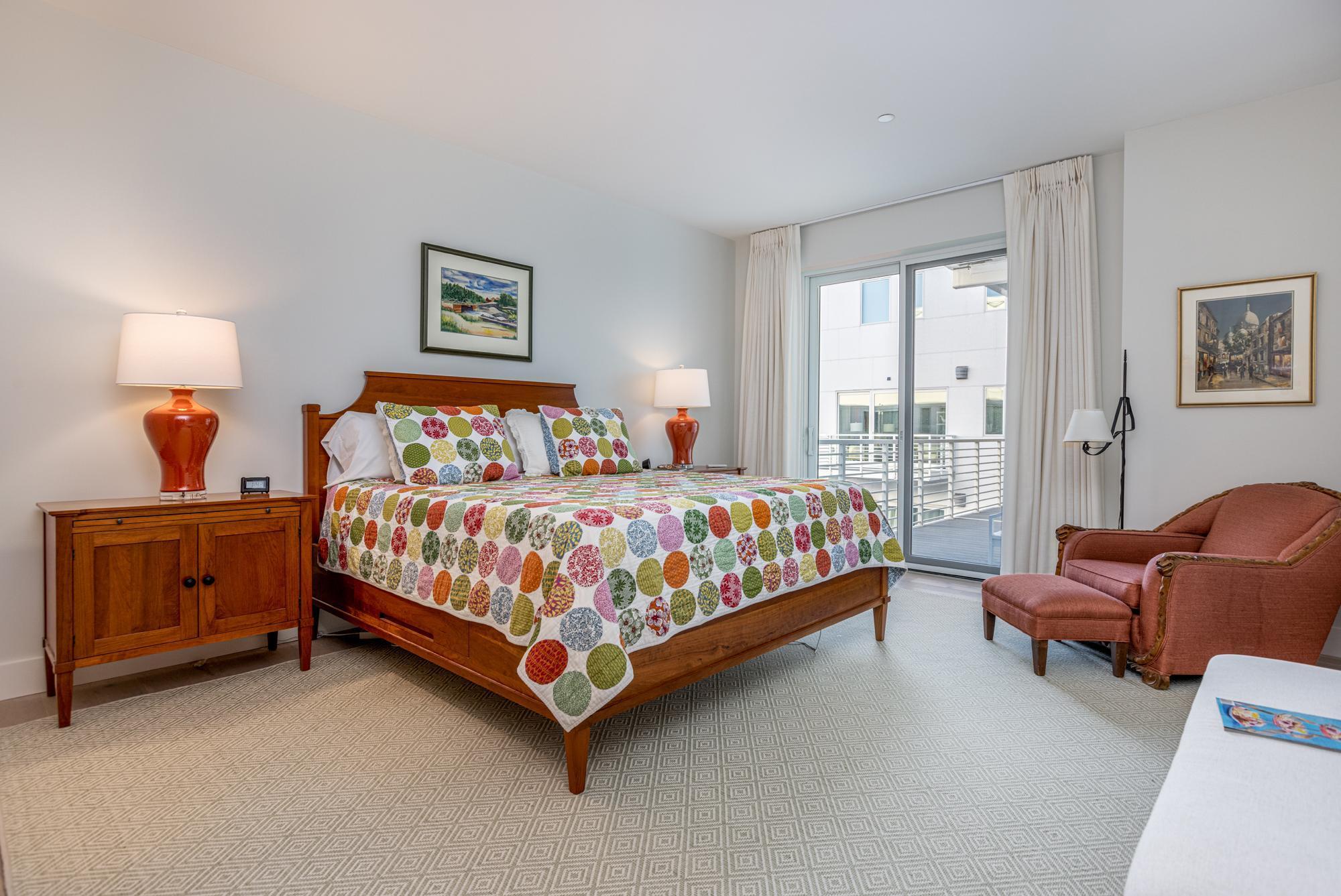 383 Commercial Street, 507