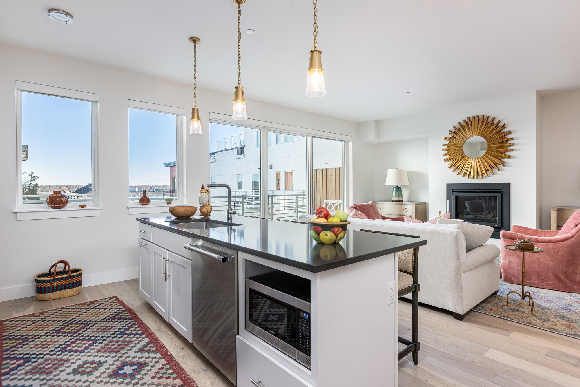 383 Commercial Street, 507