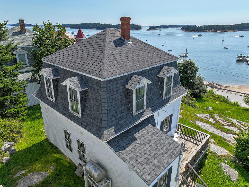 24 Seabreeze Avenue