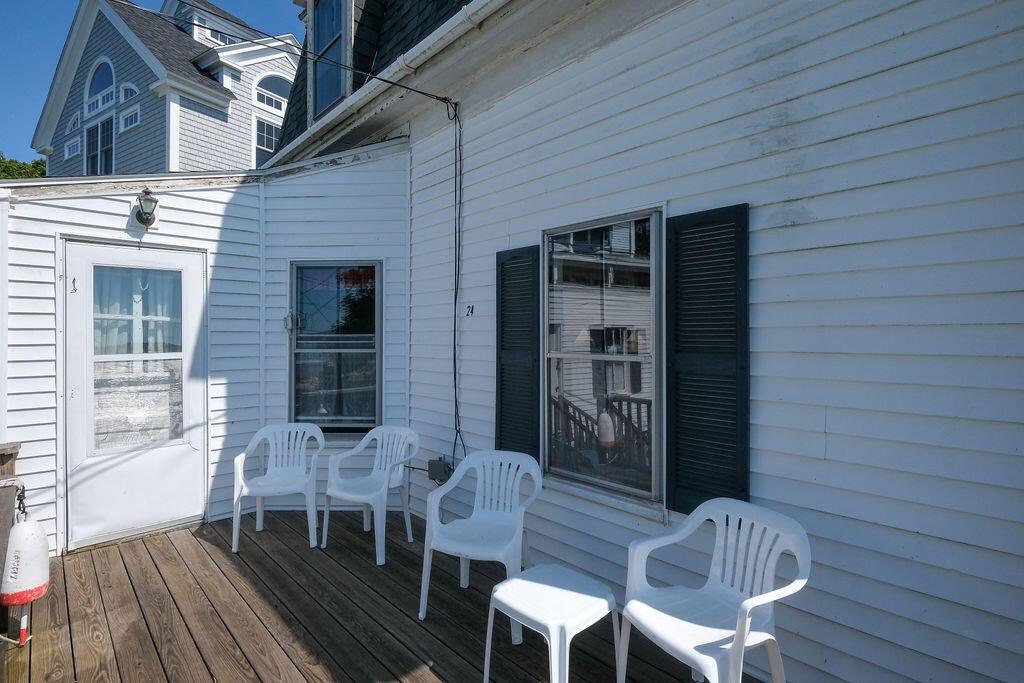 24 Seabreeze Avenue