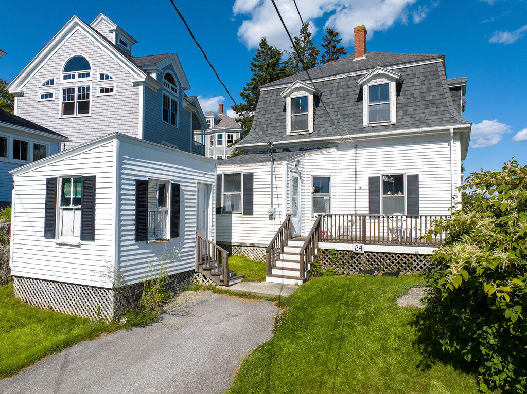 24 Seabreeze Avenue