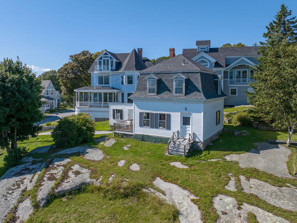 24 Seabreeze Avenue