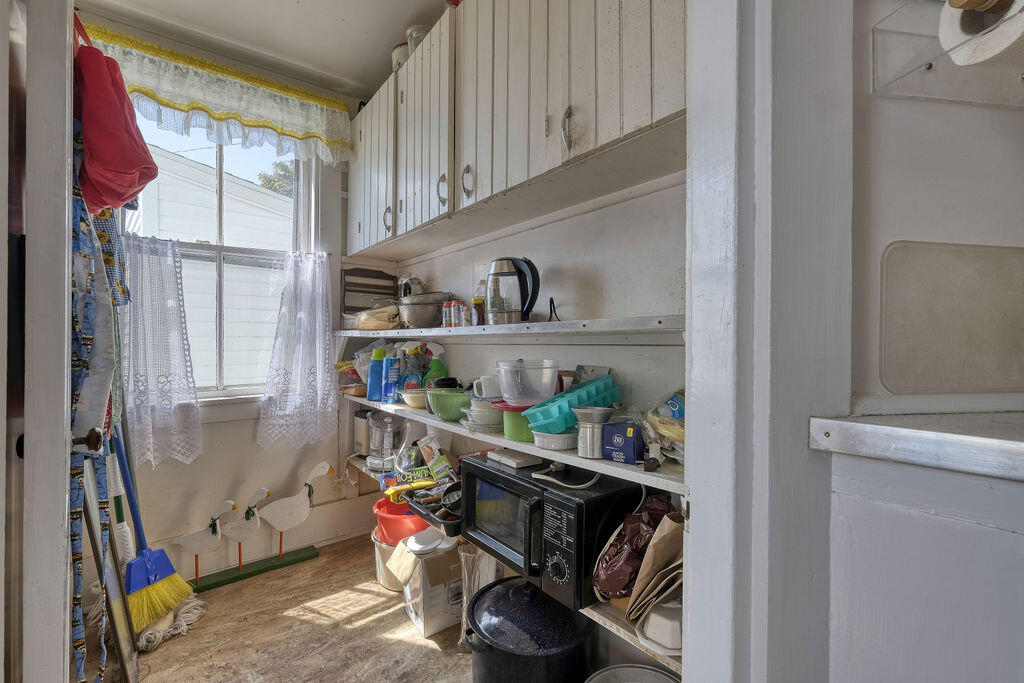 24 Seabreeze Avenue