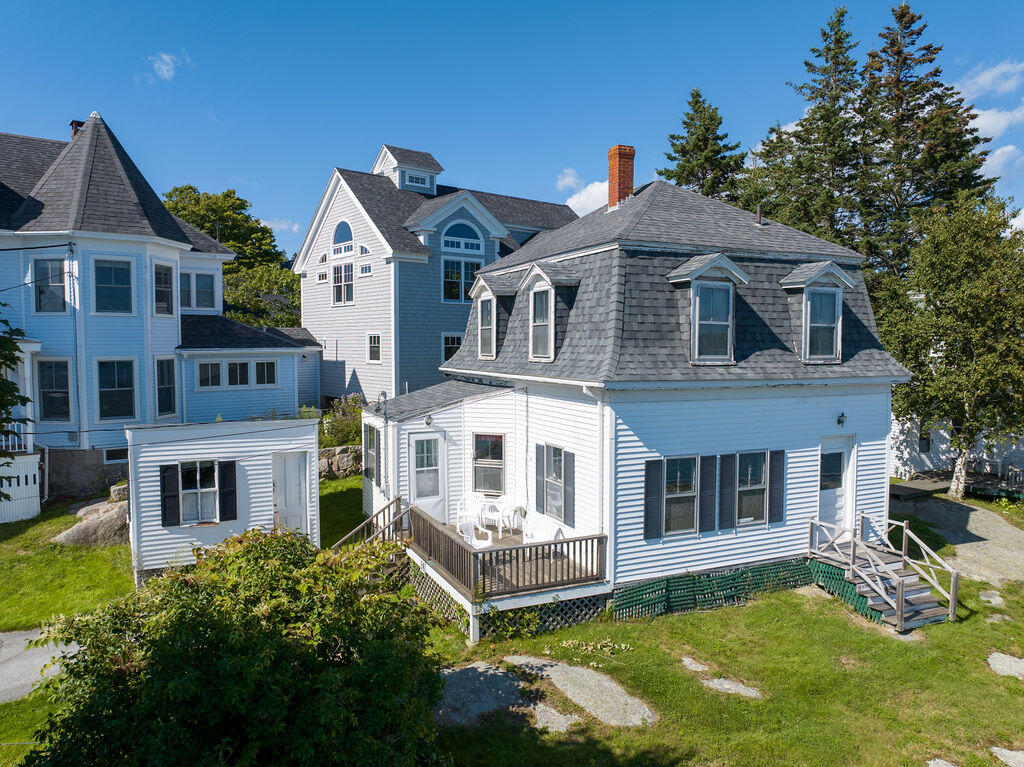 24 Seabreeze Avenue