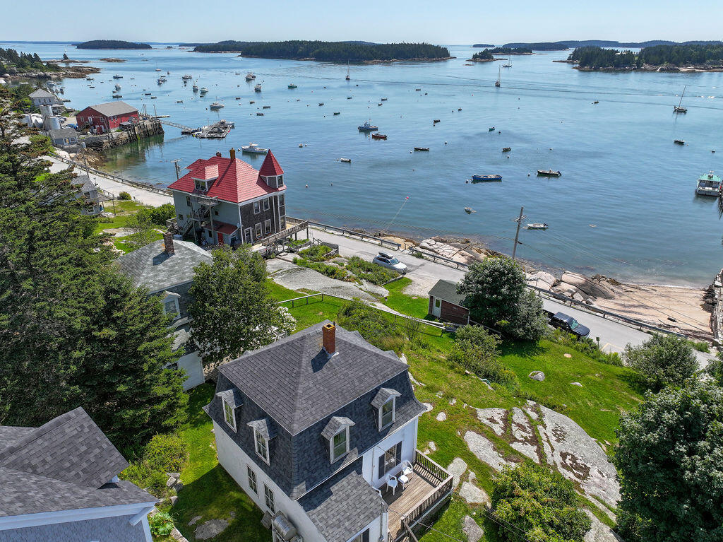 24 Seabreeze Avenue