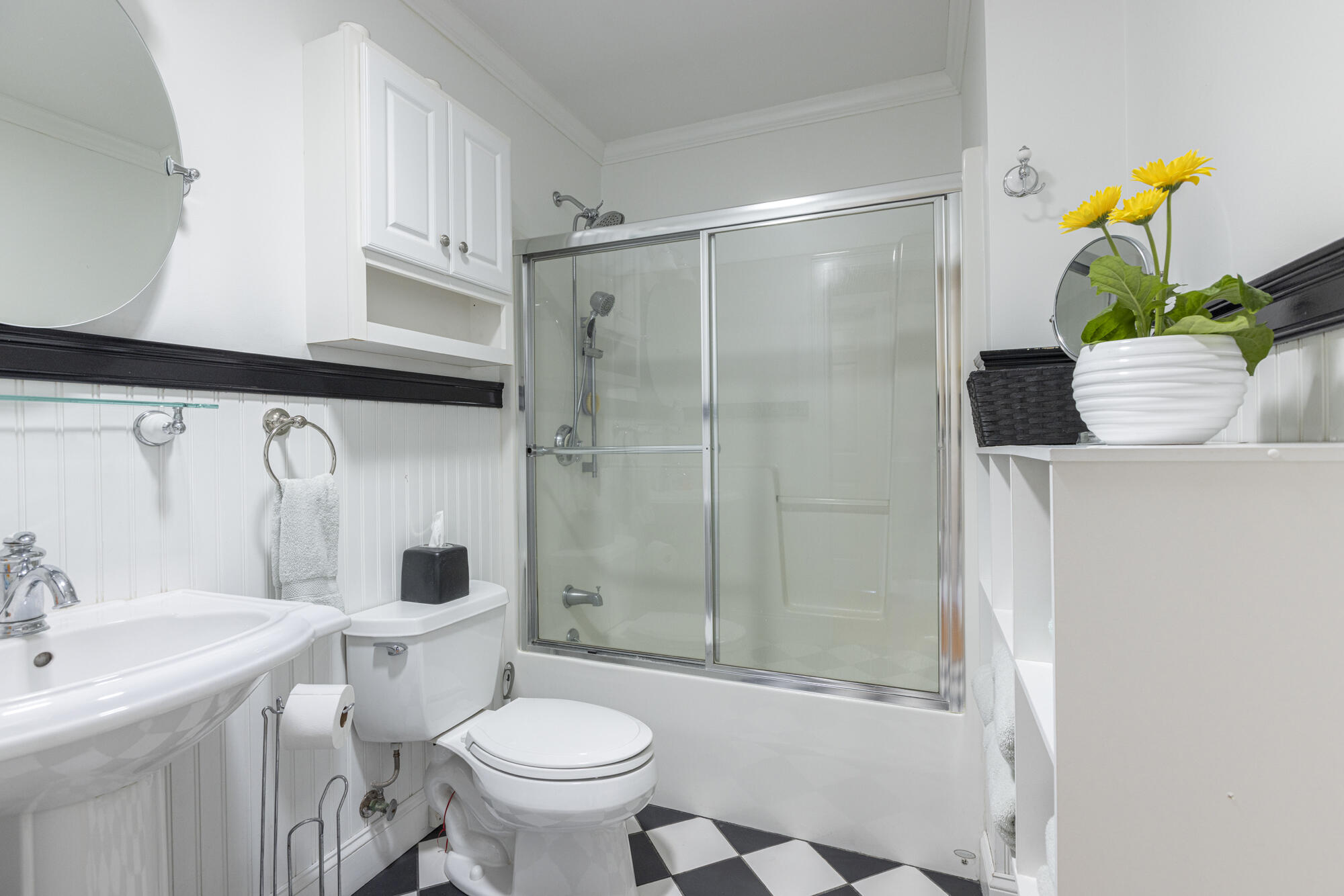 57 Lone Pine Lane, 57