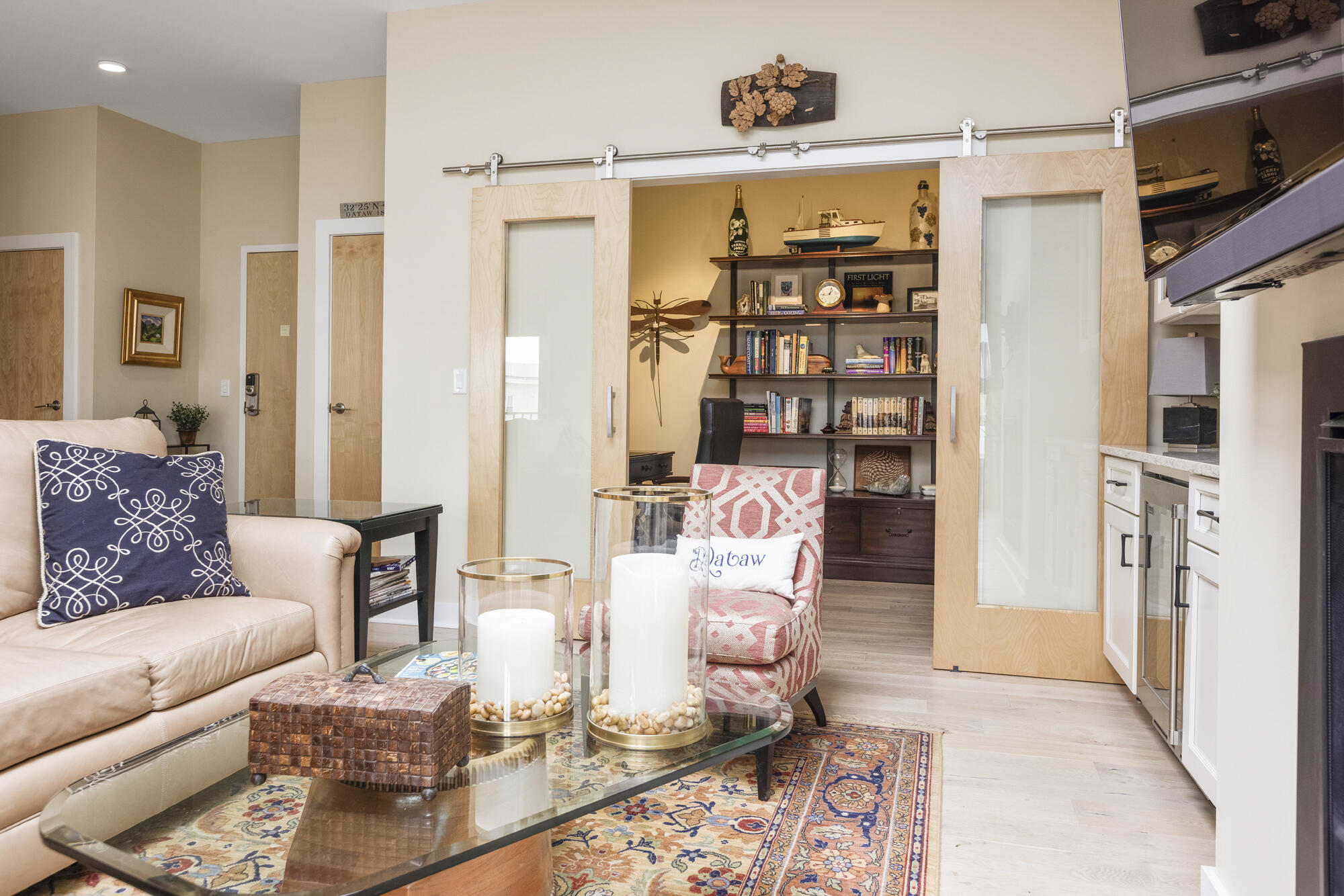113 Newbury Street, 402