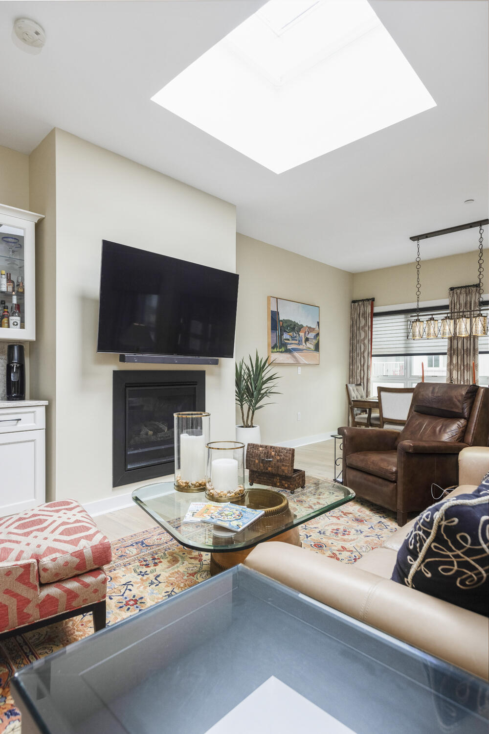 113 Newbury Street, 402