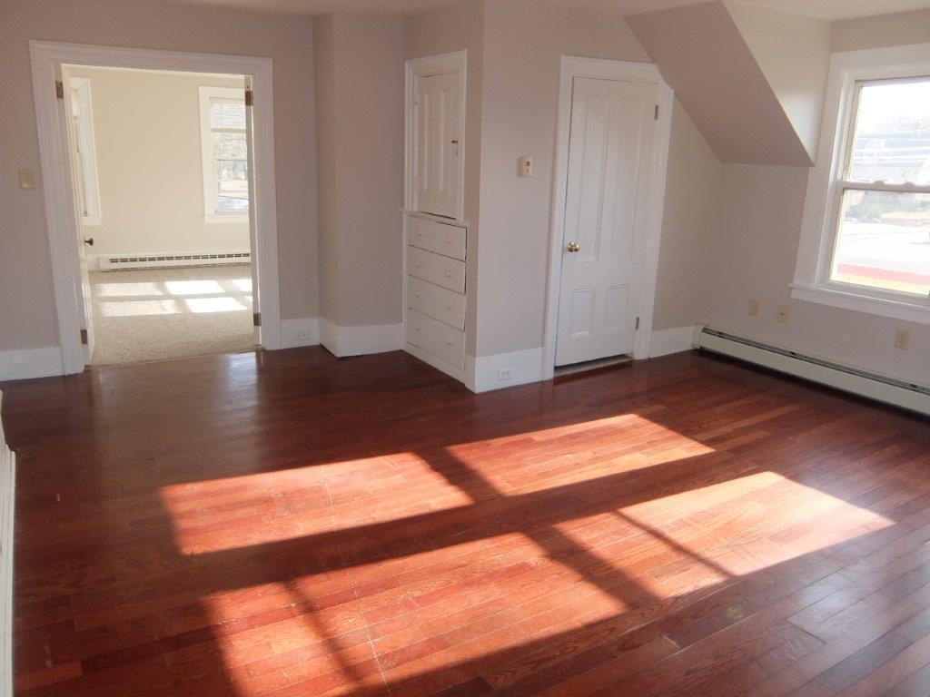 883 Broadway