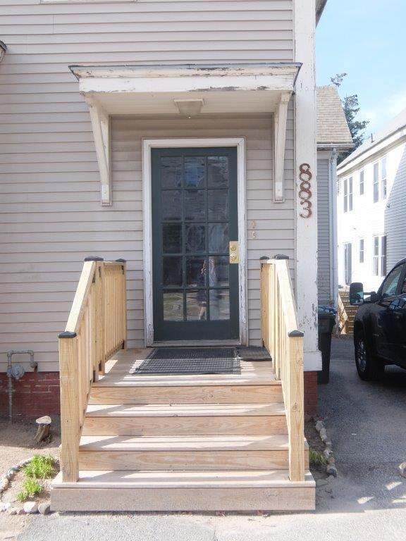 883 Broadway