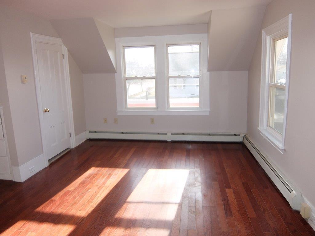 883 Broadway