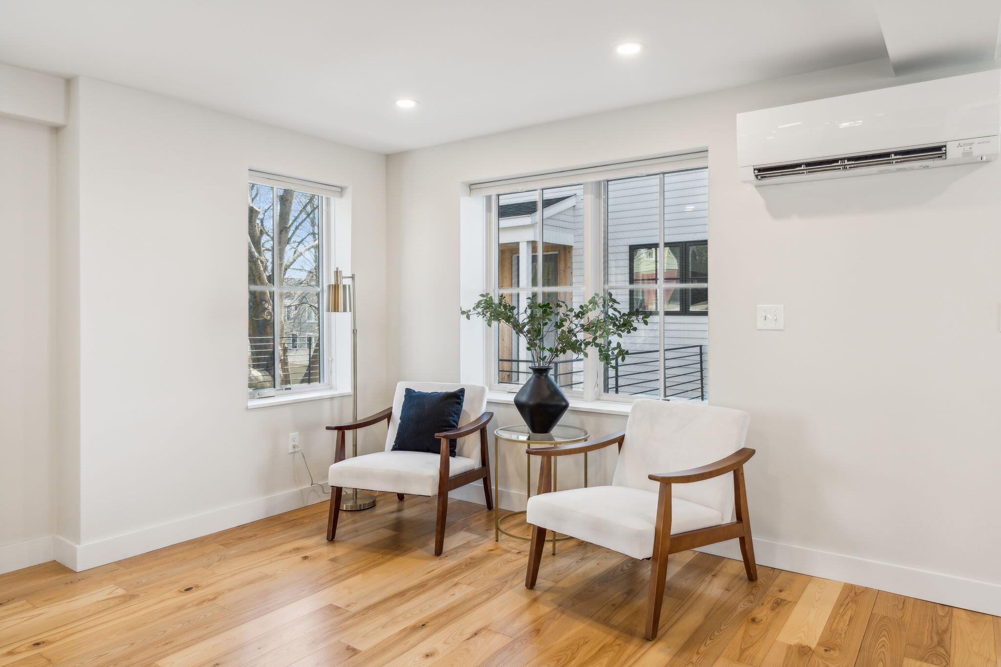 34 Hammond Street, A