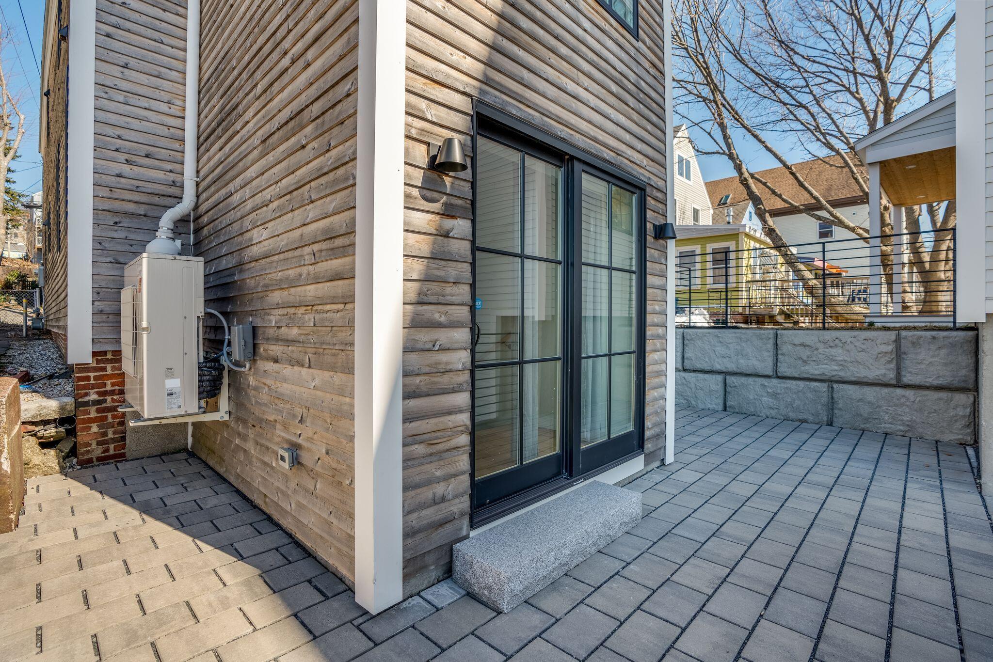 34 Hammond Street, A