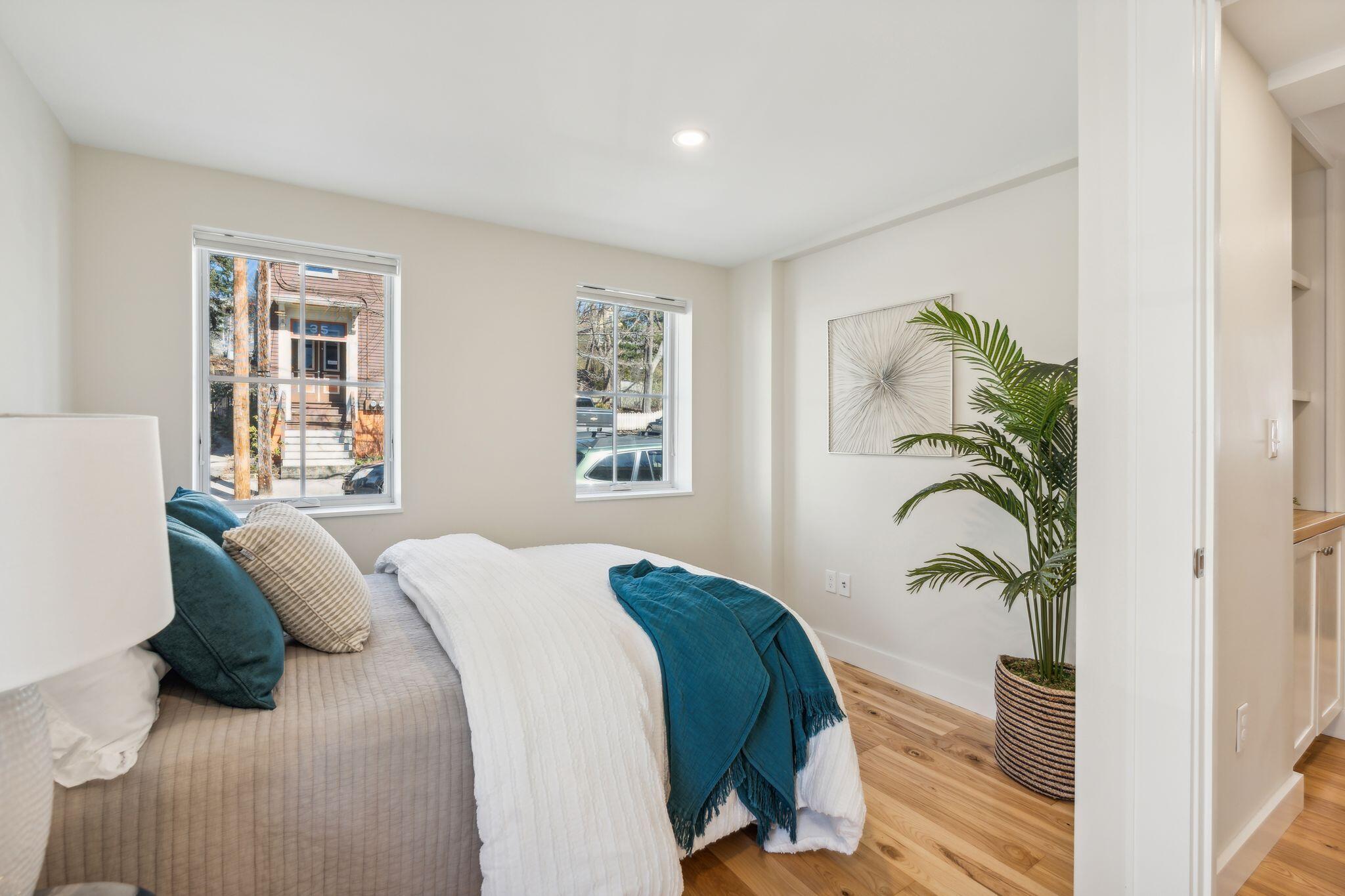 34 Hammond Street, A