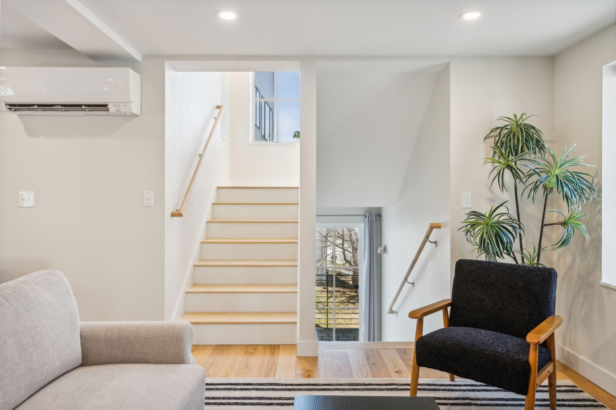 34 Hammond Street, A