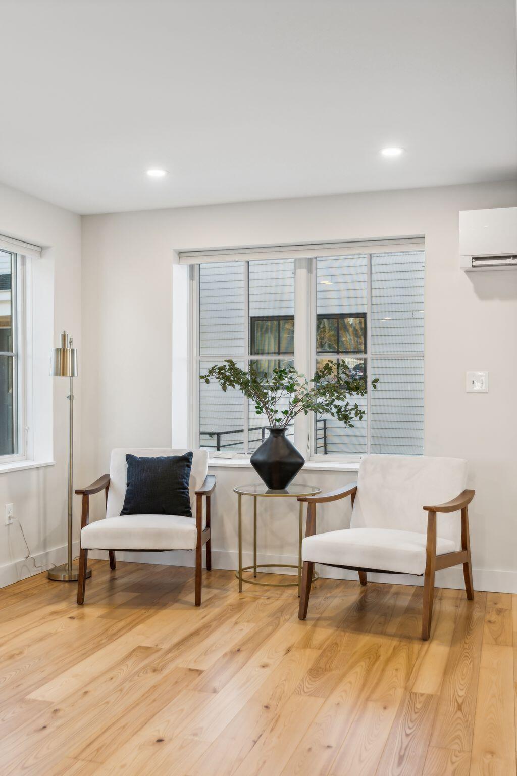 34 Hammond Street, A