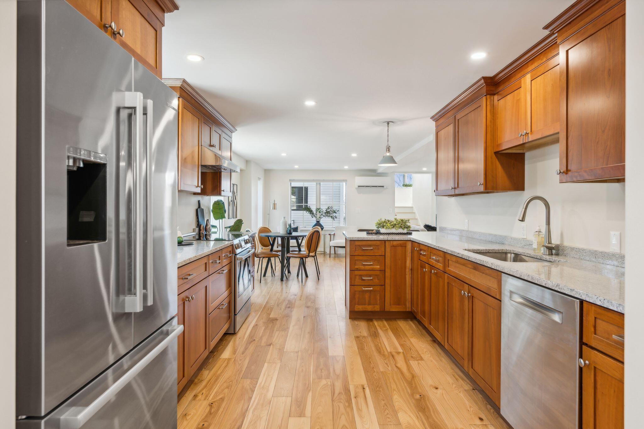 34 Hammond Street, A