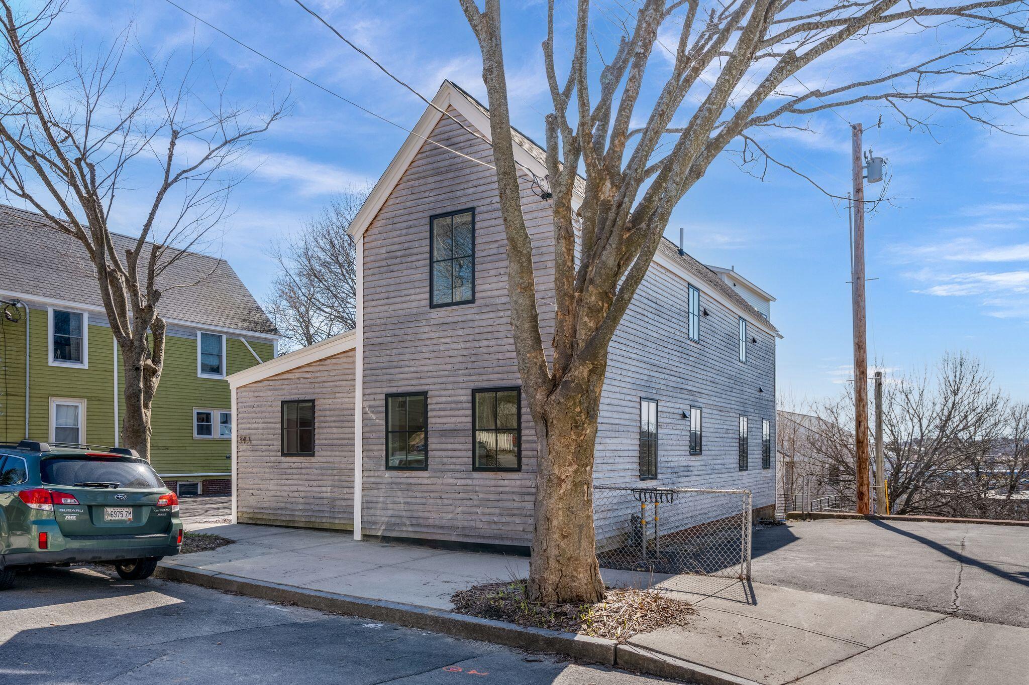 34 Hammond Street, A