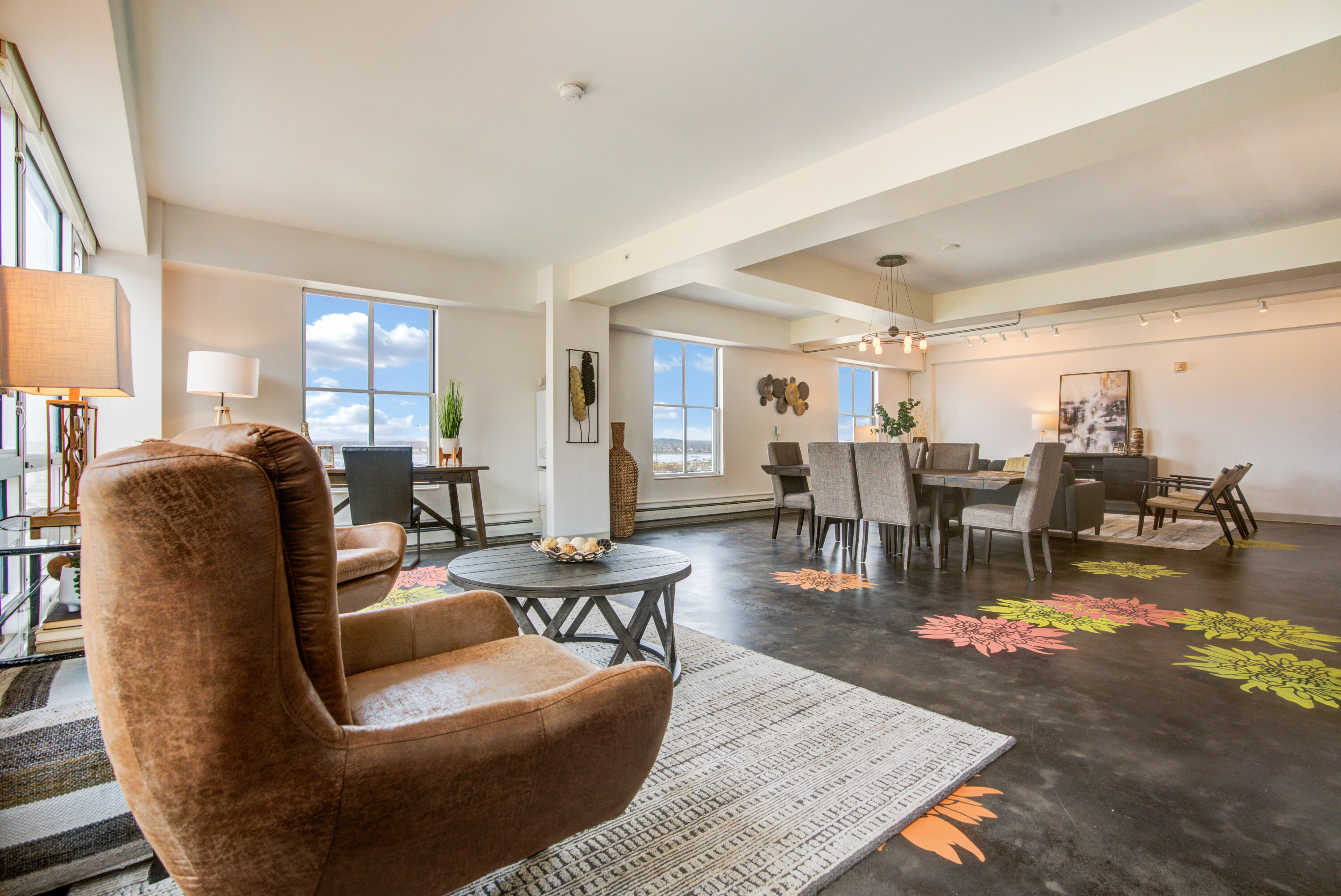 21 Chestnut Street, 601