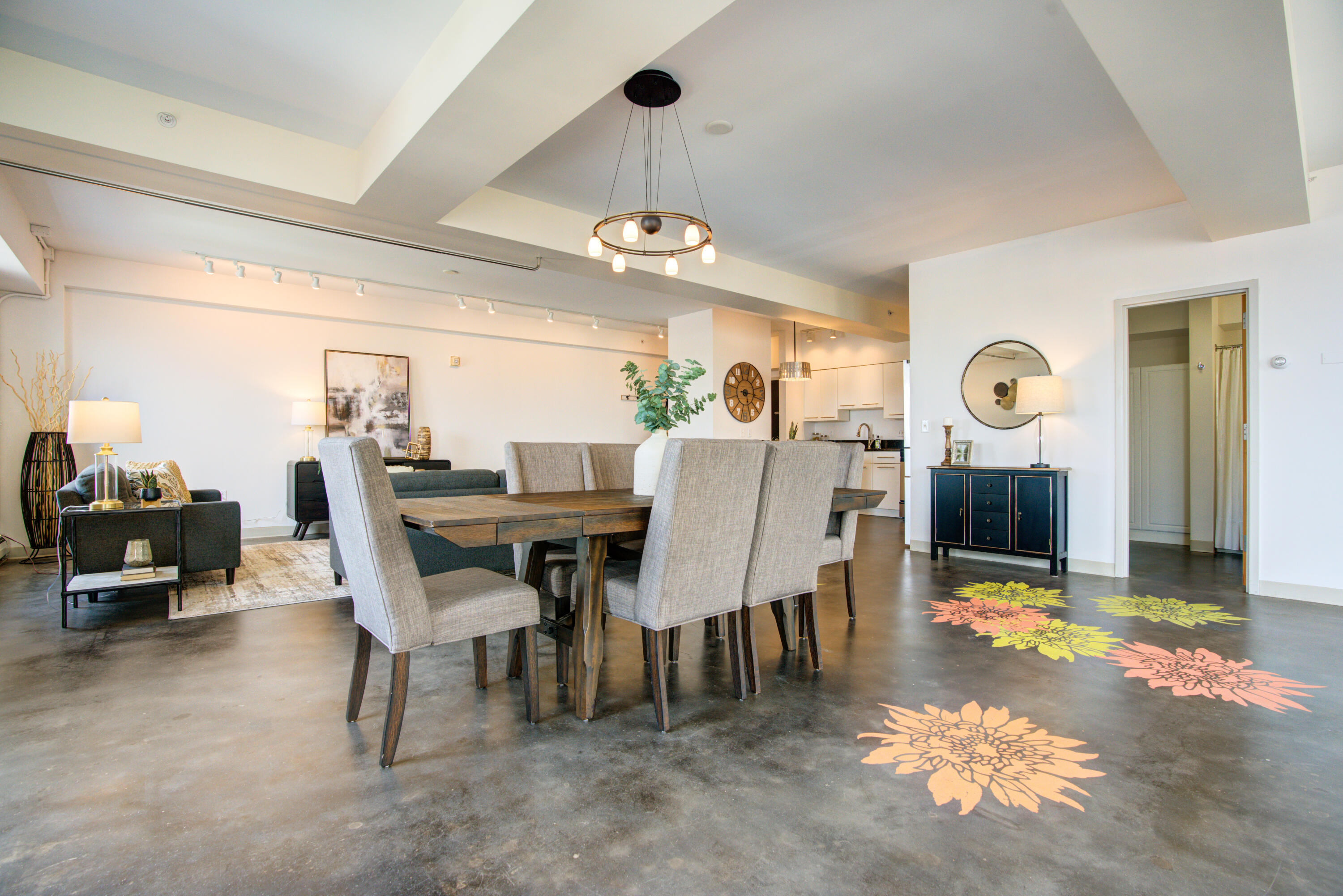 21 Chestnut Street, 601