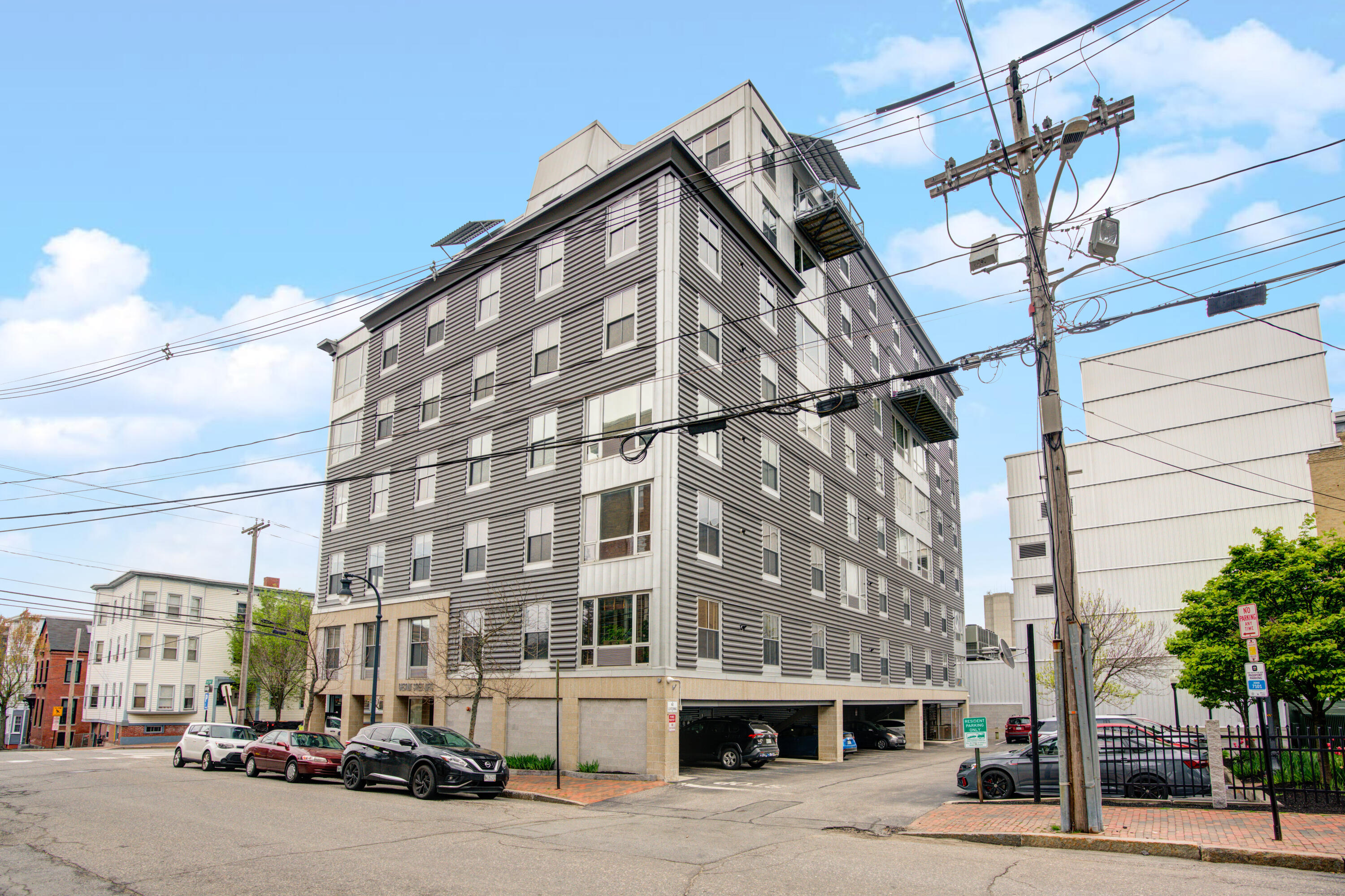 21 Chestnut Street, 601