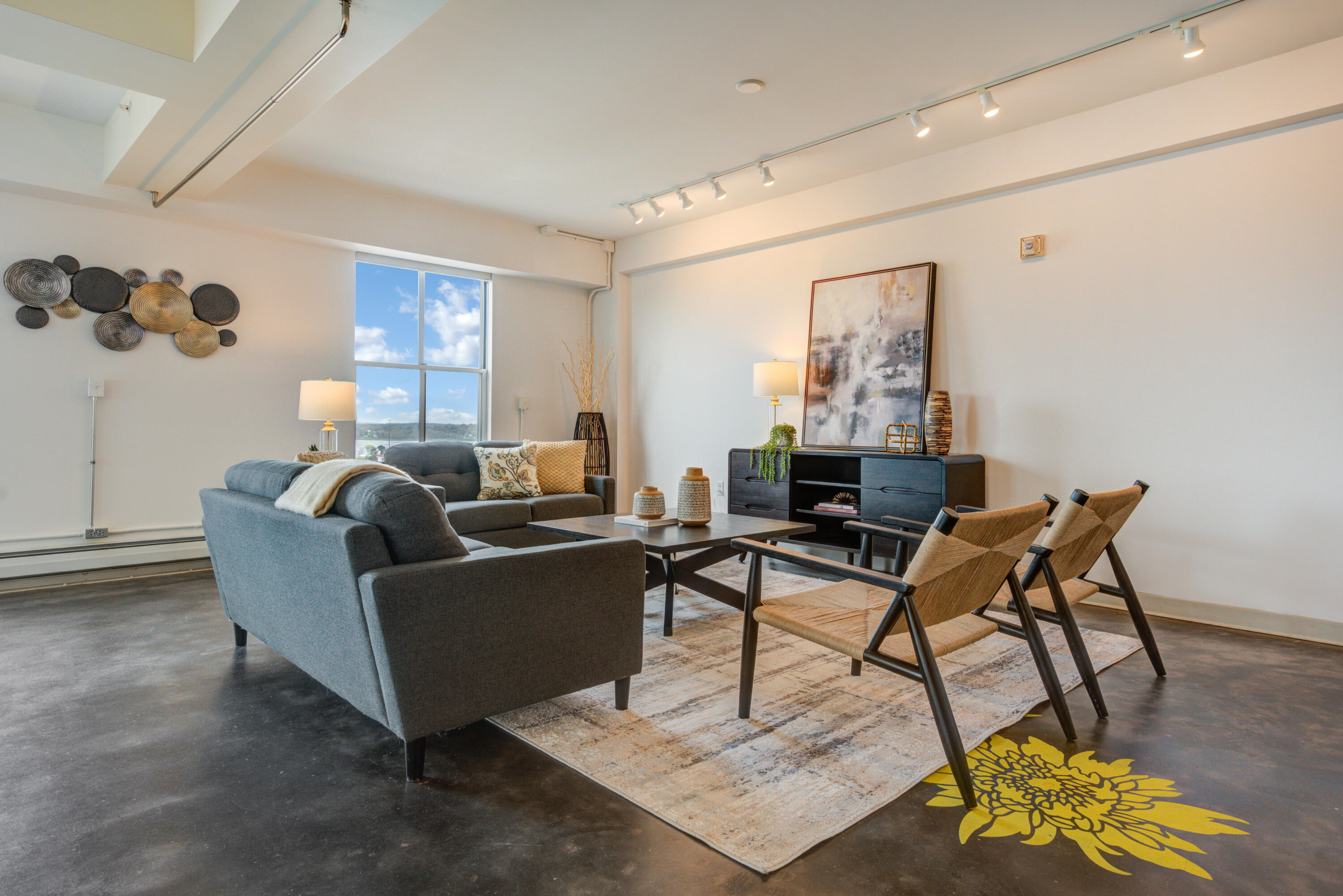 21 Chestnut Street, 601