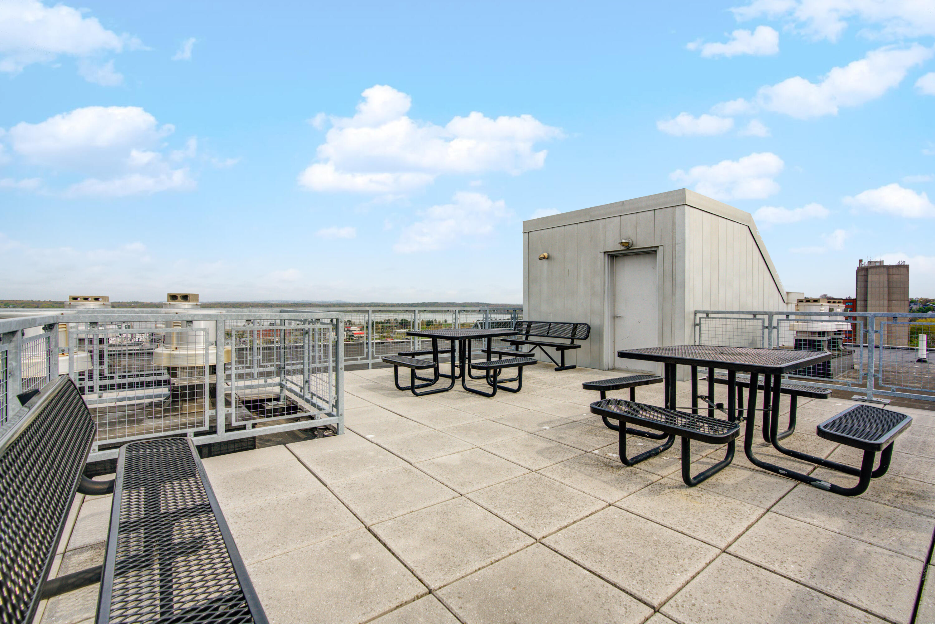 21 Chestnut Street, 601