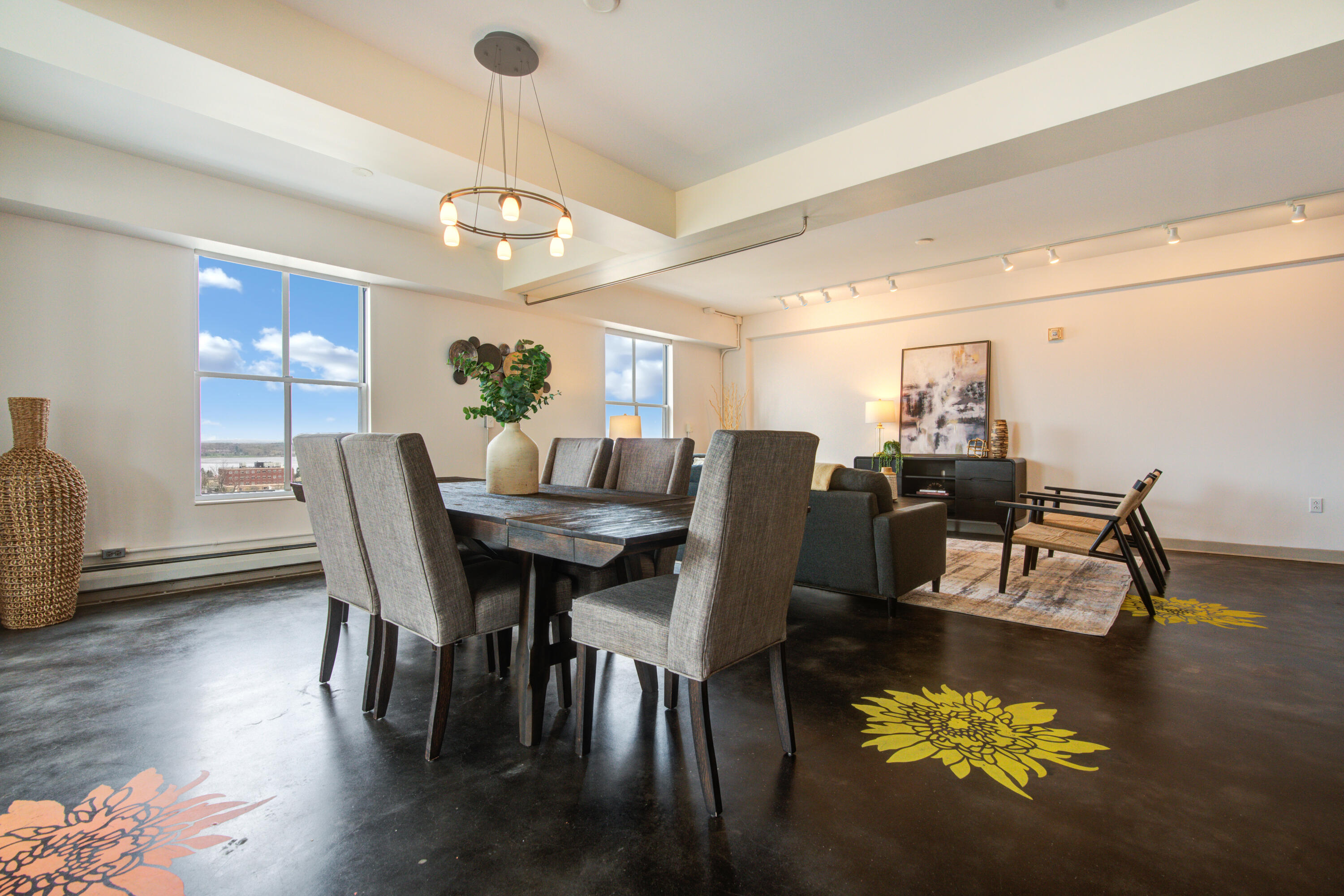 21 Chestnut Street, 601