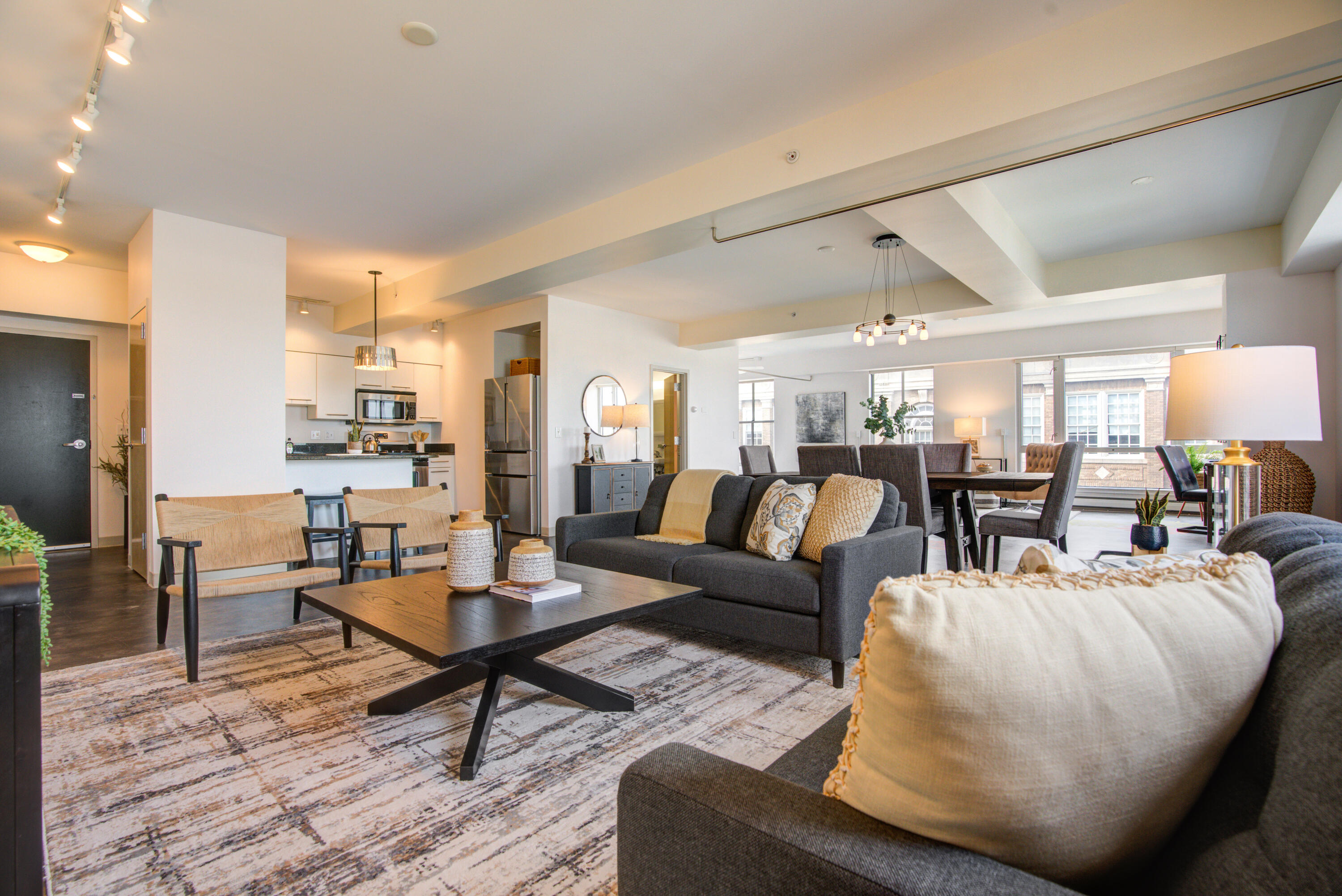 21 Chestnut Street, 601