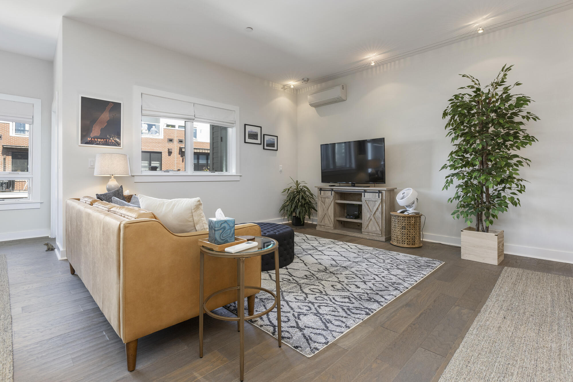 113 Newbury Street, 408