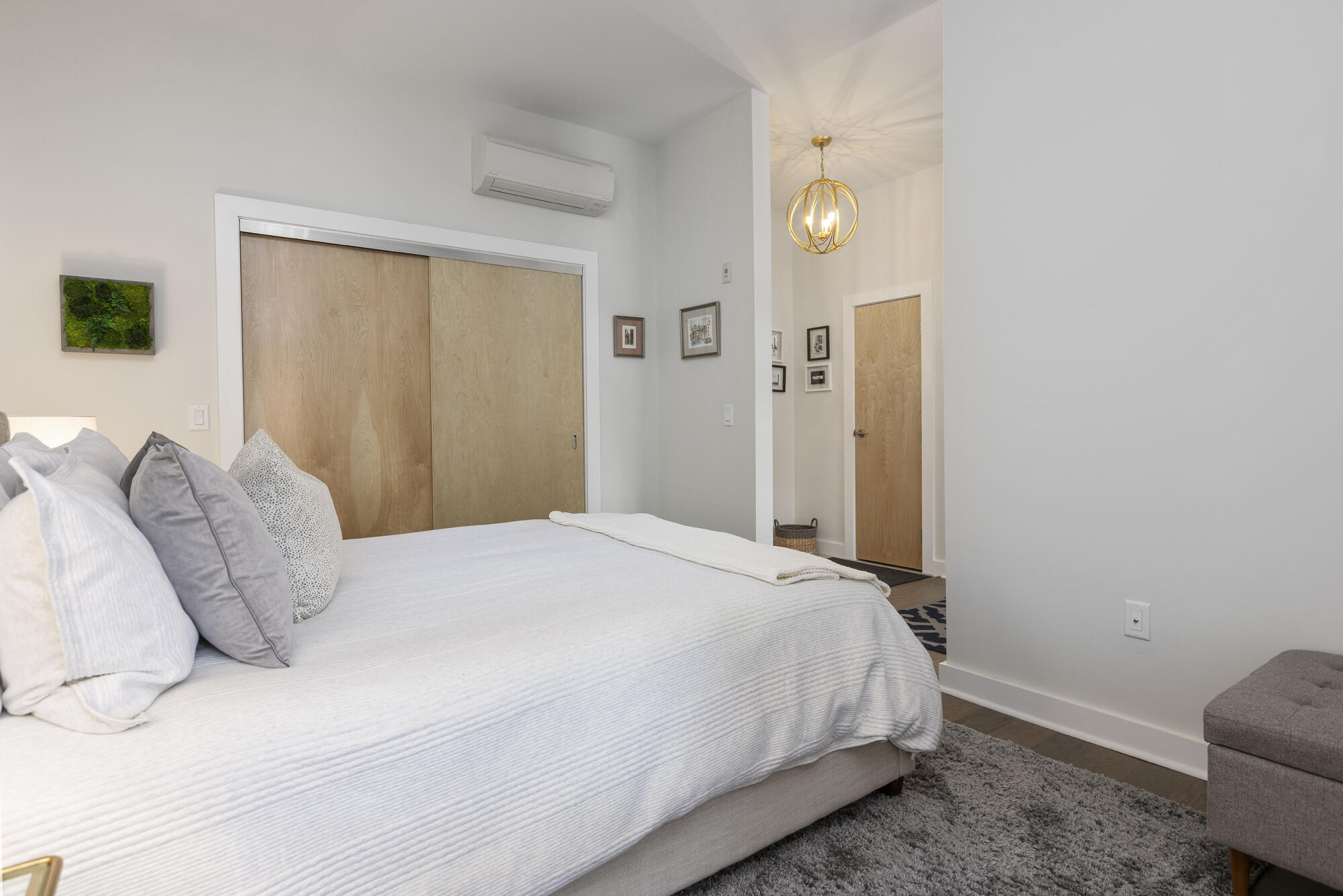 113 Newbury Street, 408