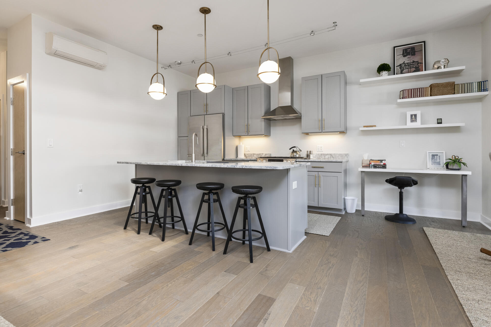 113 Newbury Street, 408