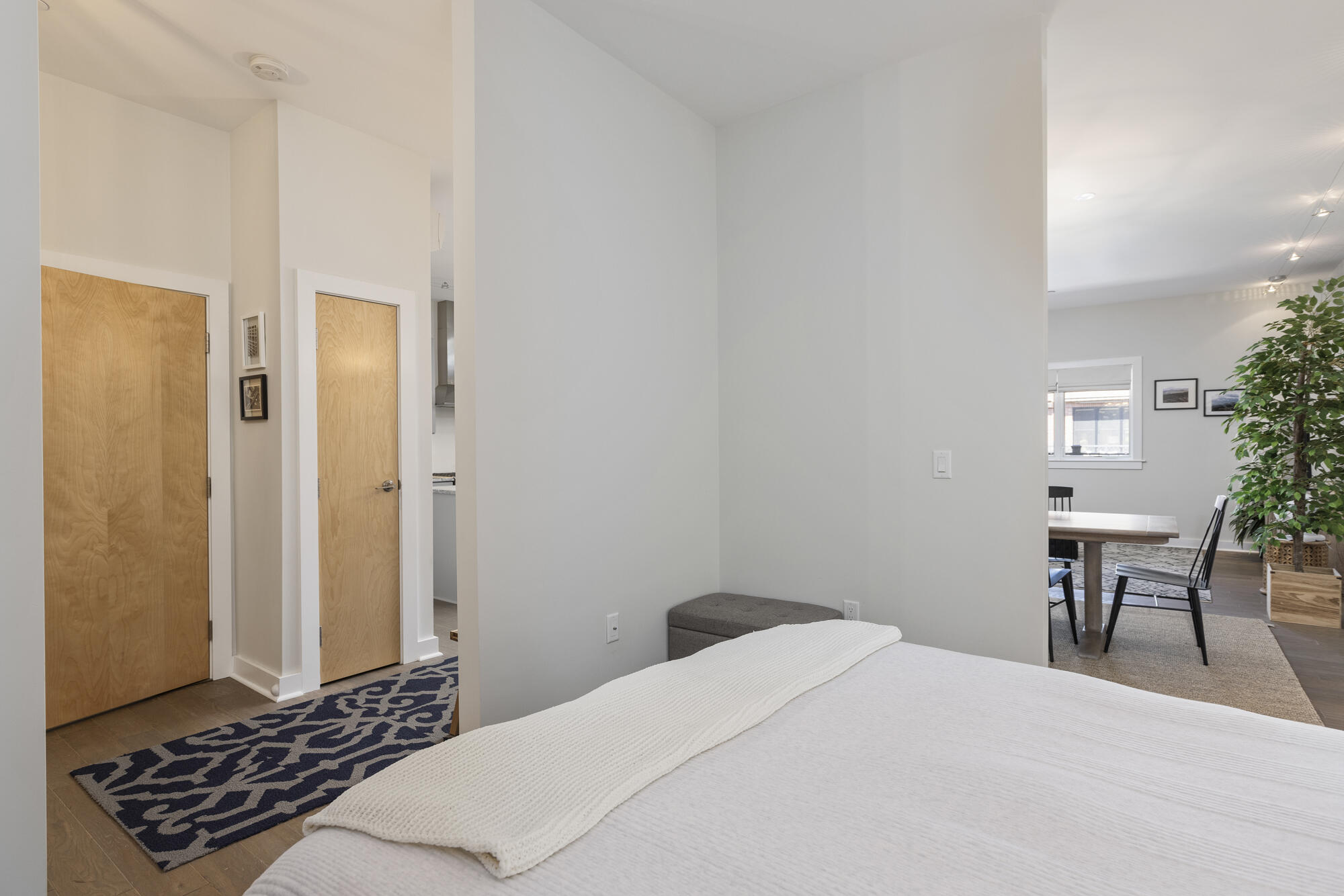 113 Newbury Street, 408