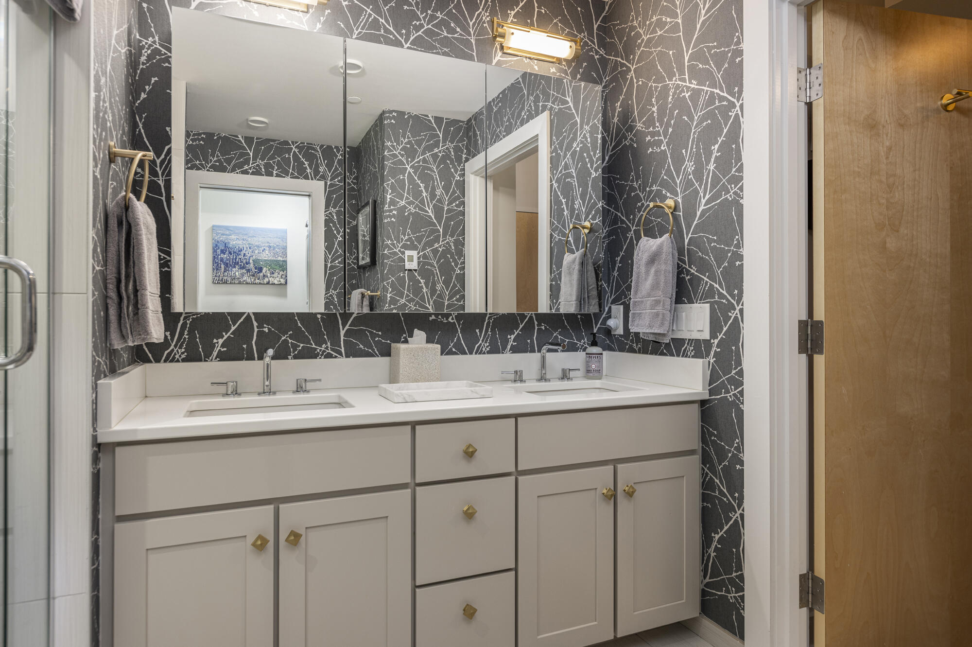 113 Newbury Street, 408
