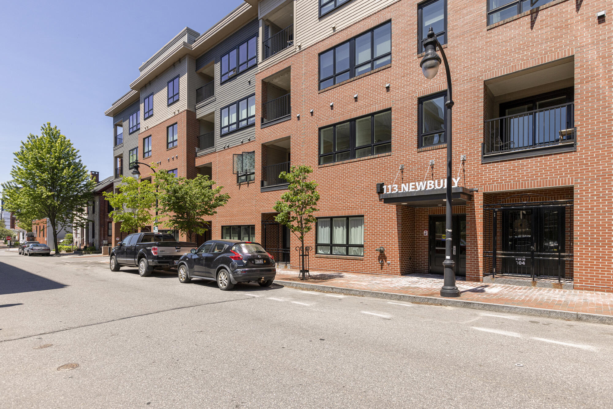 113 Newbury Street, 408