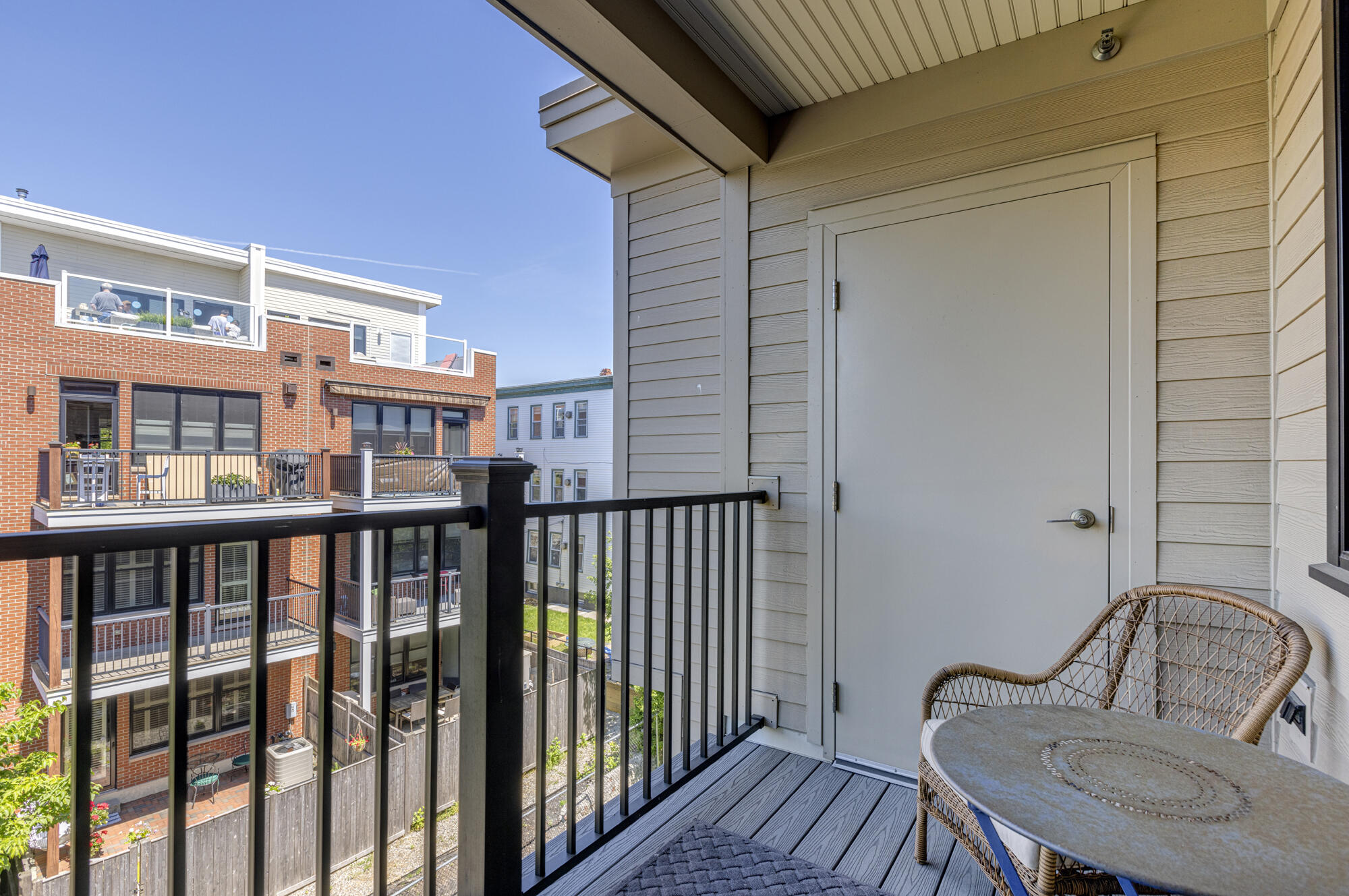 113 Newbury Street, 408