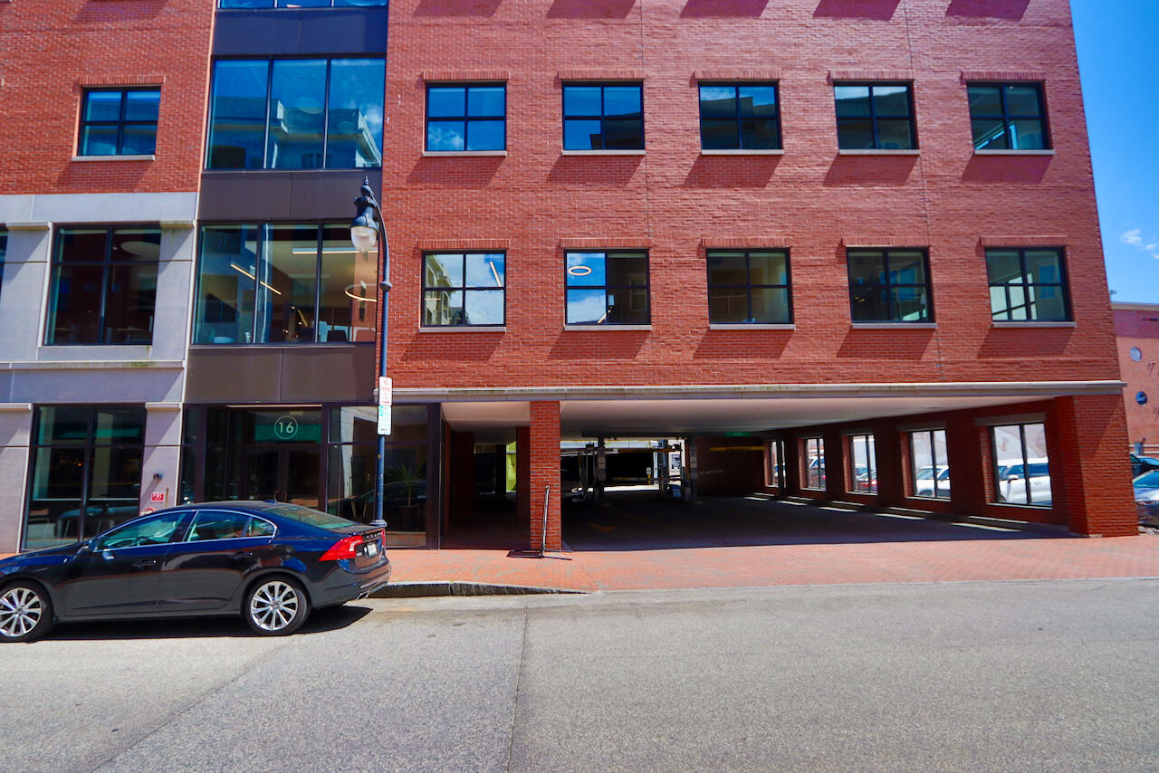 15 Middle Street, 310