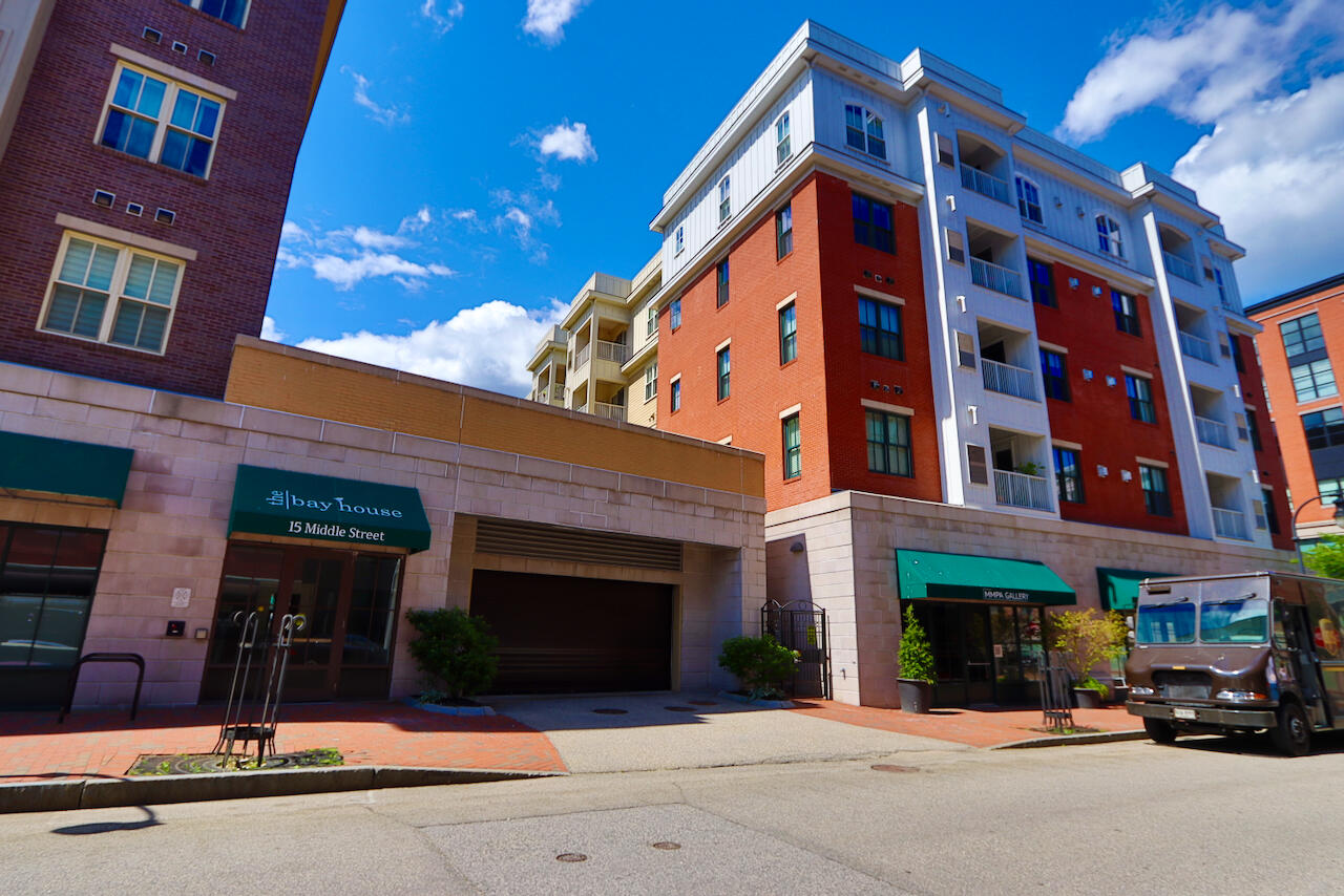 15 Middle Street, 310