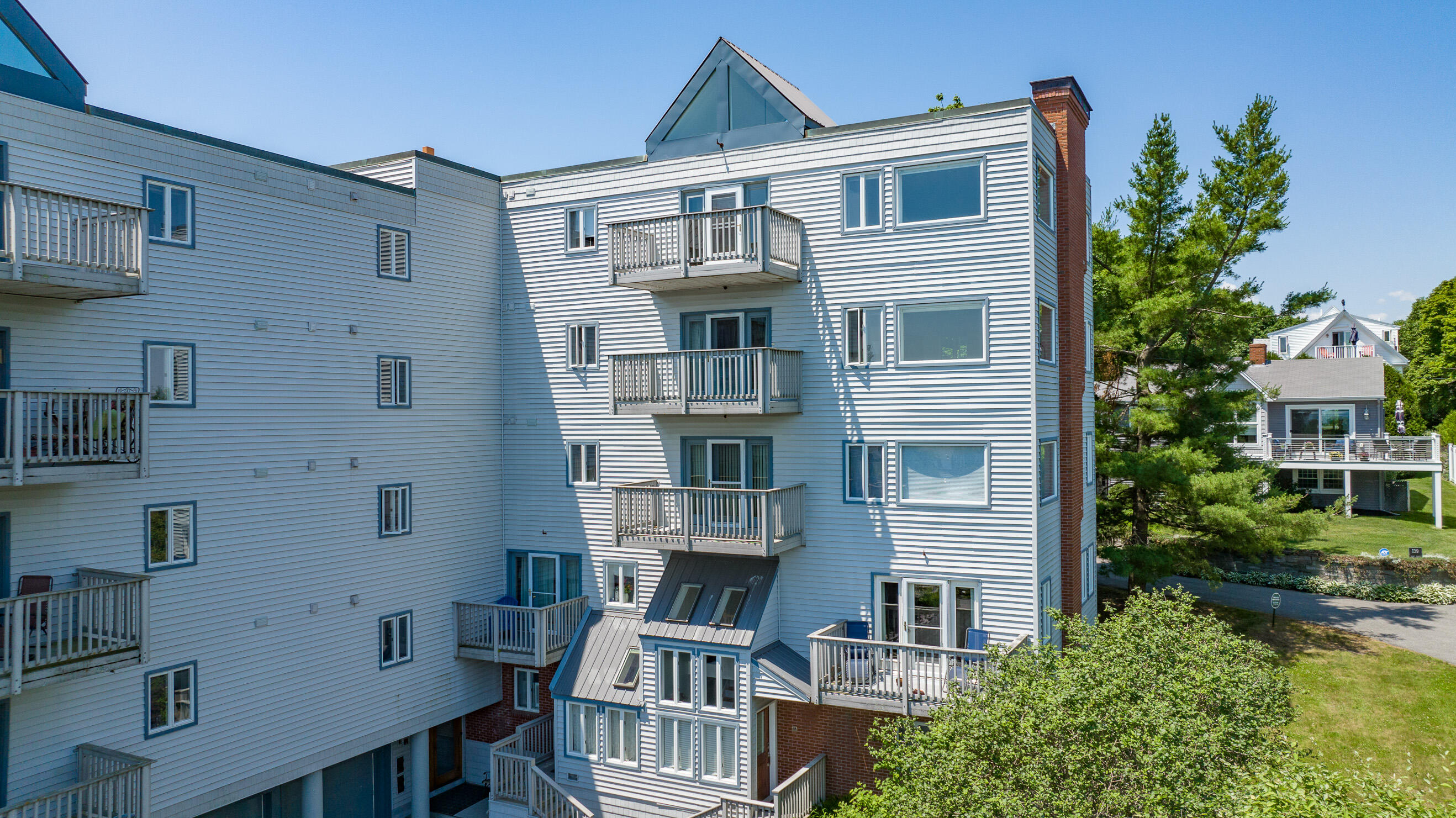 149 Fort Road, 10