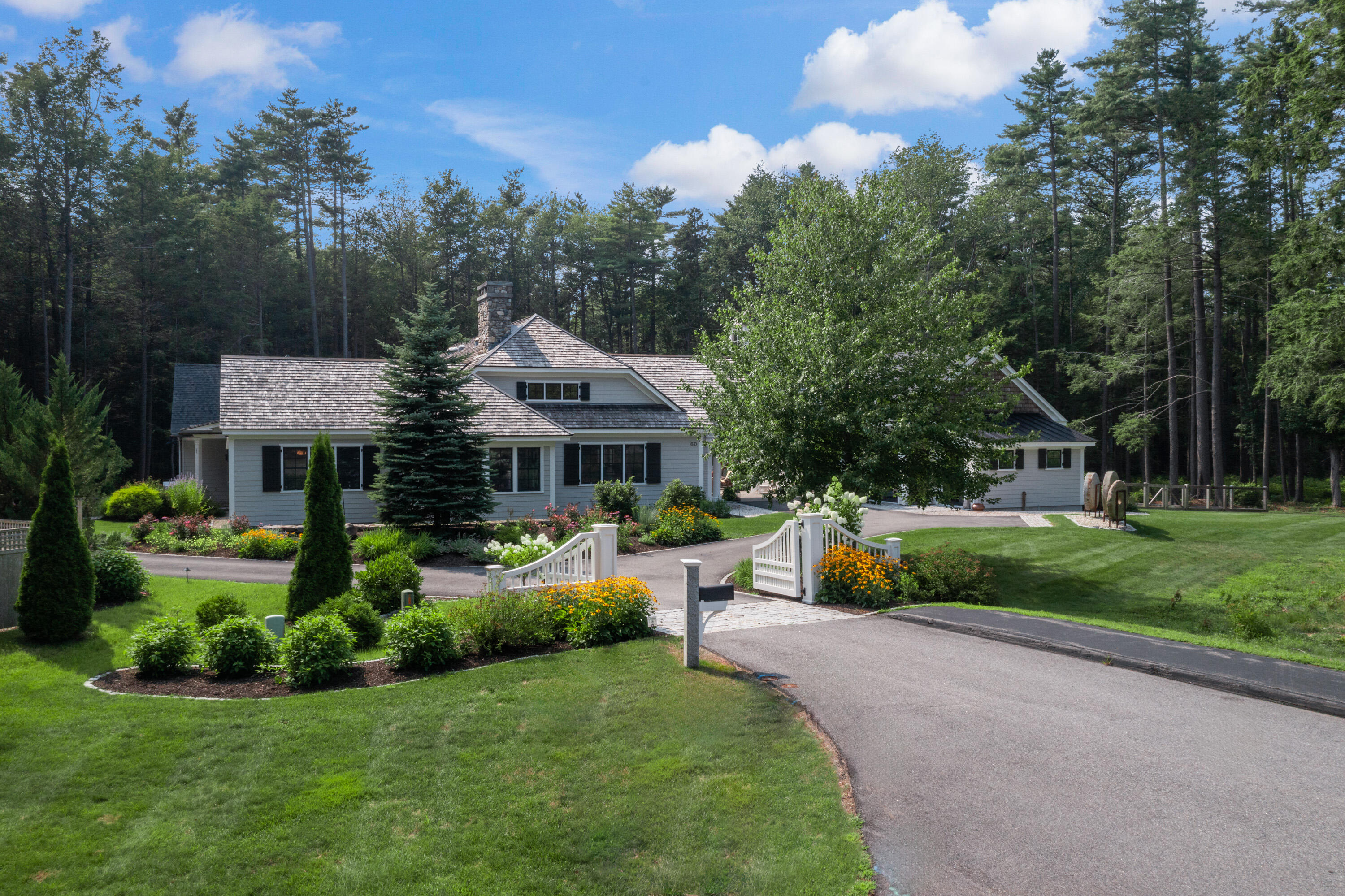 60 Maeves Way